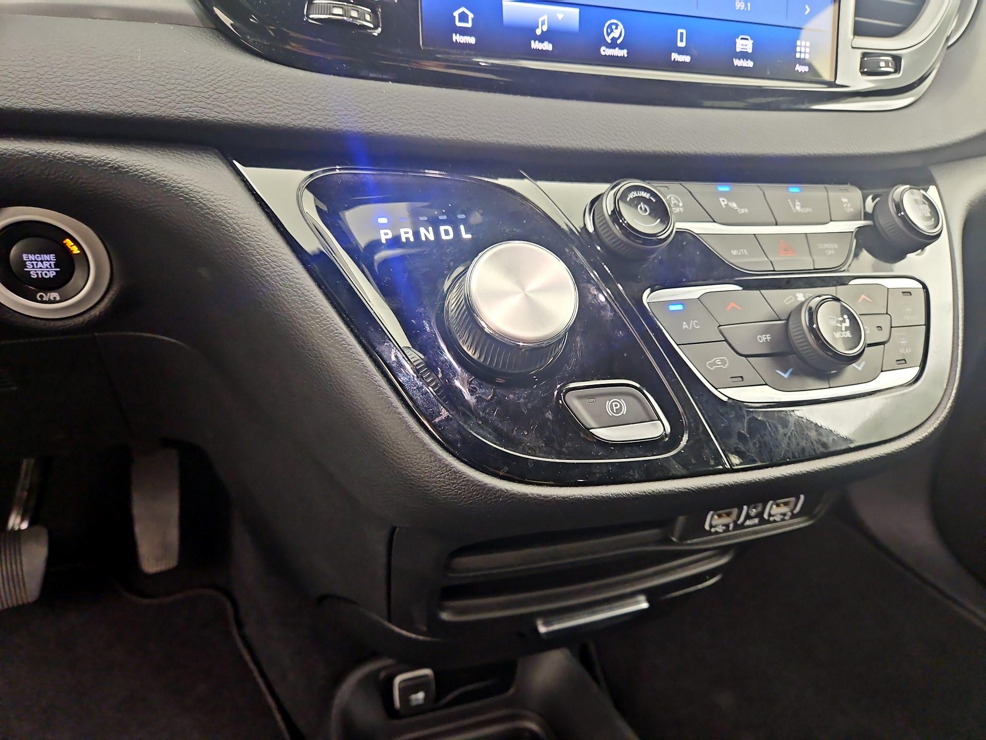 Thumbnail: 2025 Chrysler Pacifica - 17