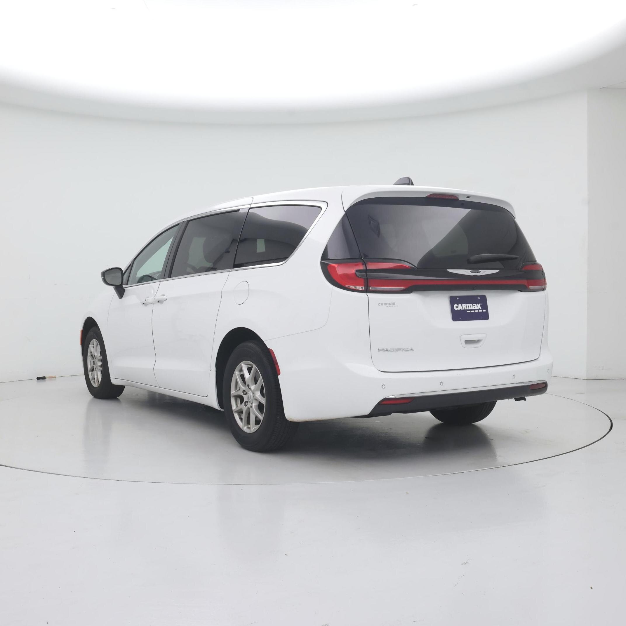 Thumbnail: 2025 Chrysler Pacifica - 2