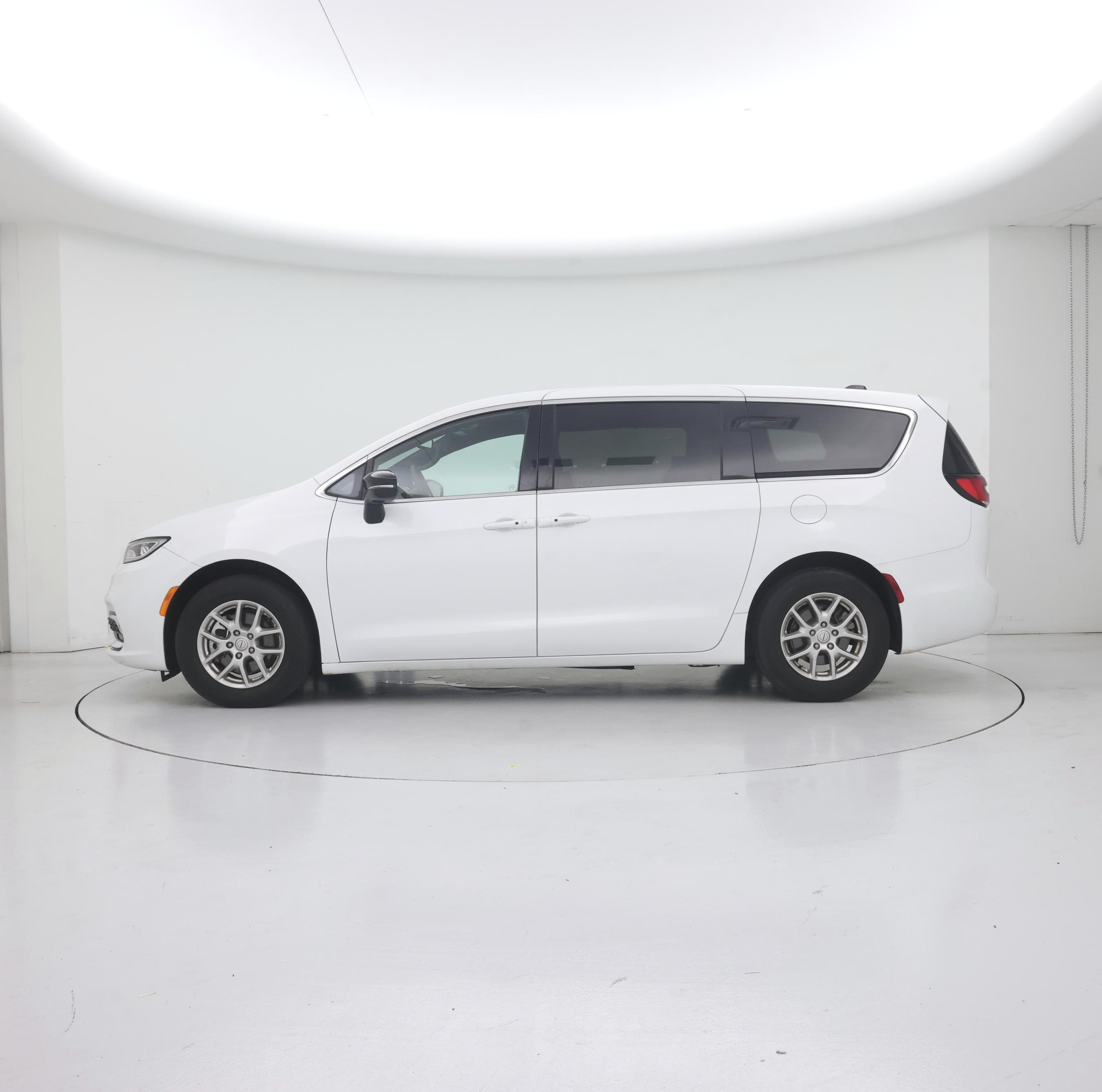 Thumbnail: 2025 Chrysler Pacifica - 3