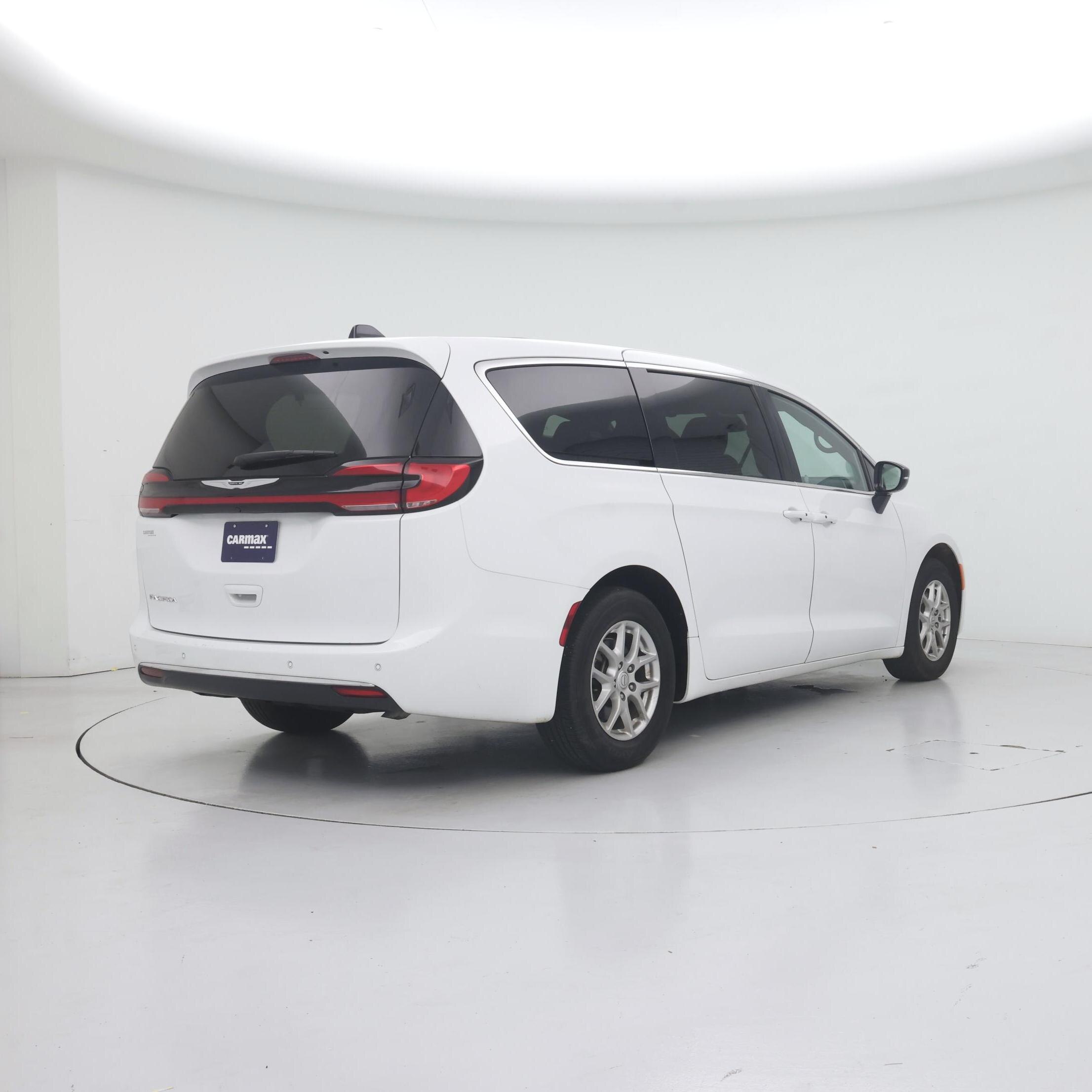 Thumbnail: 2025 Chrysler Pacifica - 8