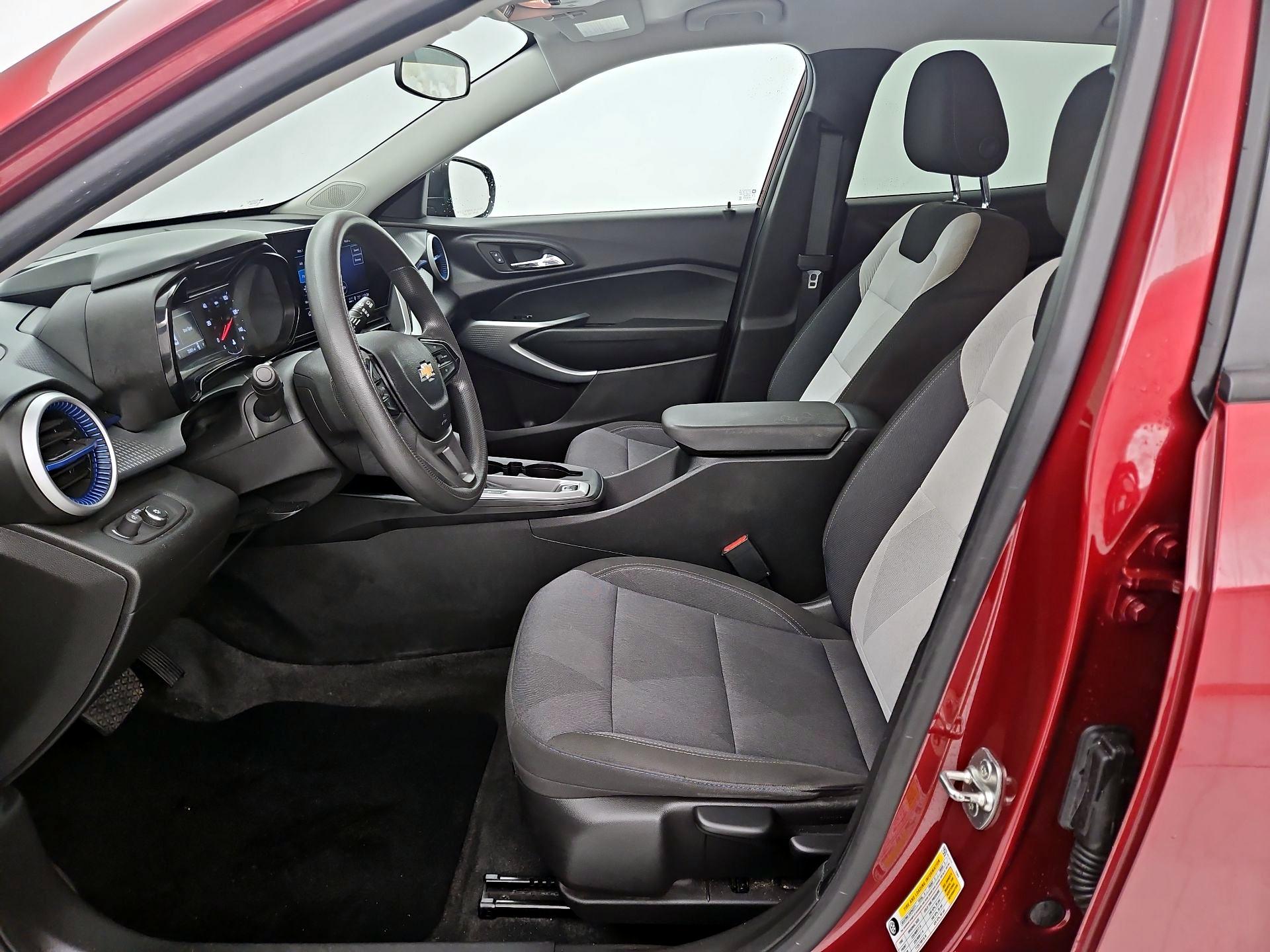 Thumbnail: 2024 Chevrolet Trax - 9