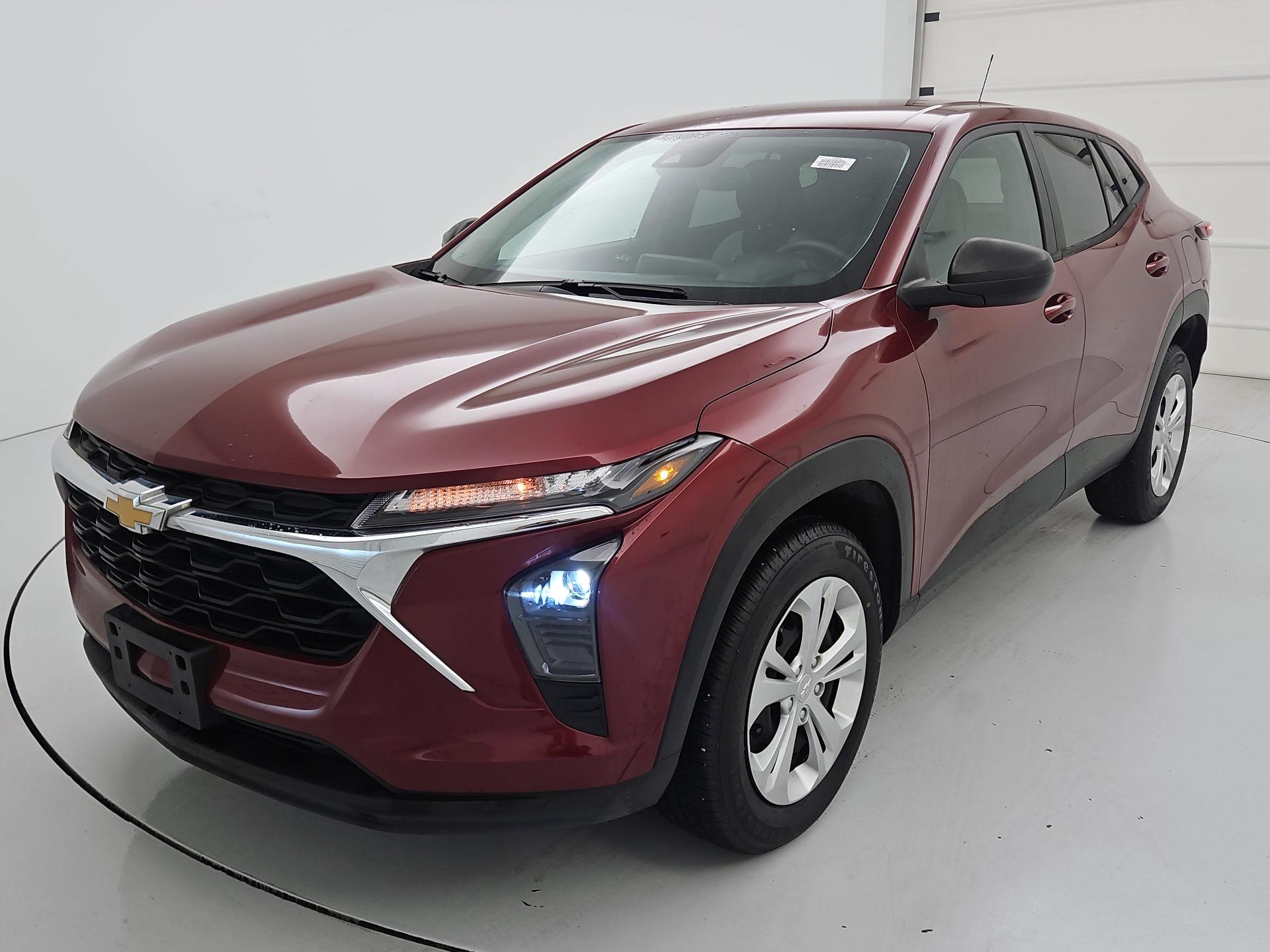 Thumbnail: 2024 Chevrolet Trax - 3