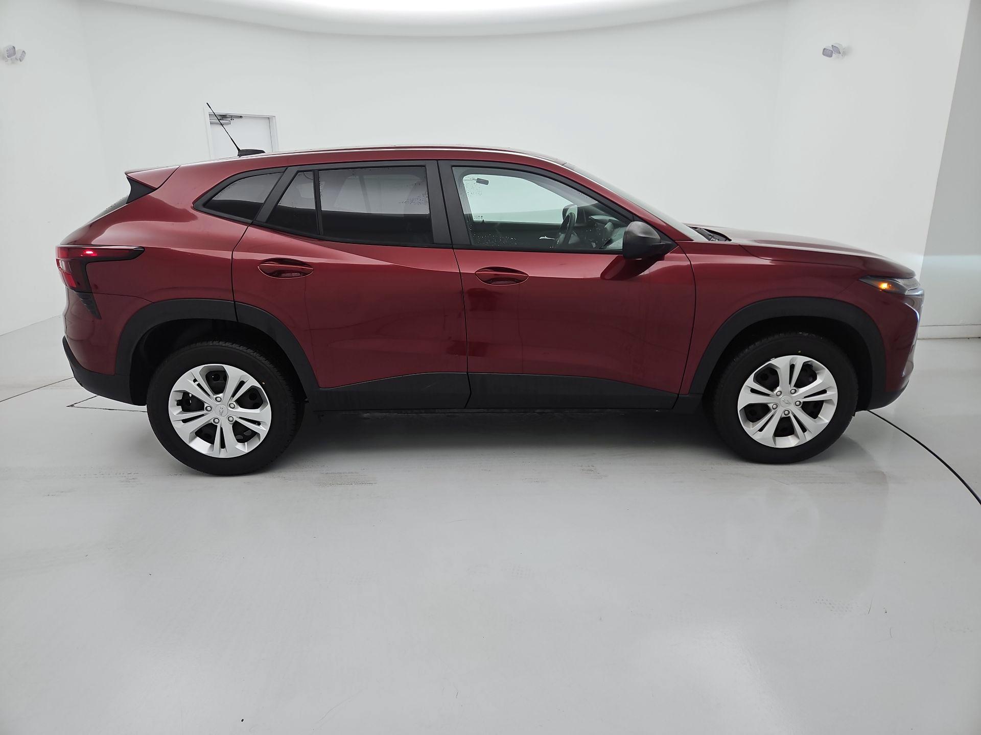 Thumbnail: 2024 Chevrolet Trax - 4