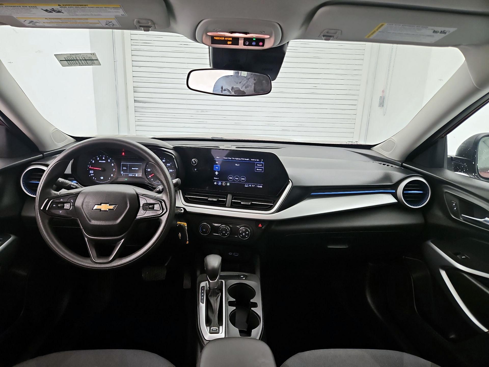 Thumbnail: 2024 Chevrolet Trax - 8