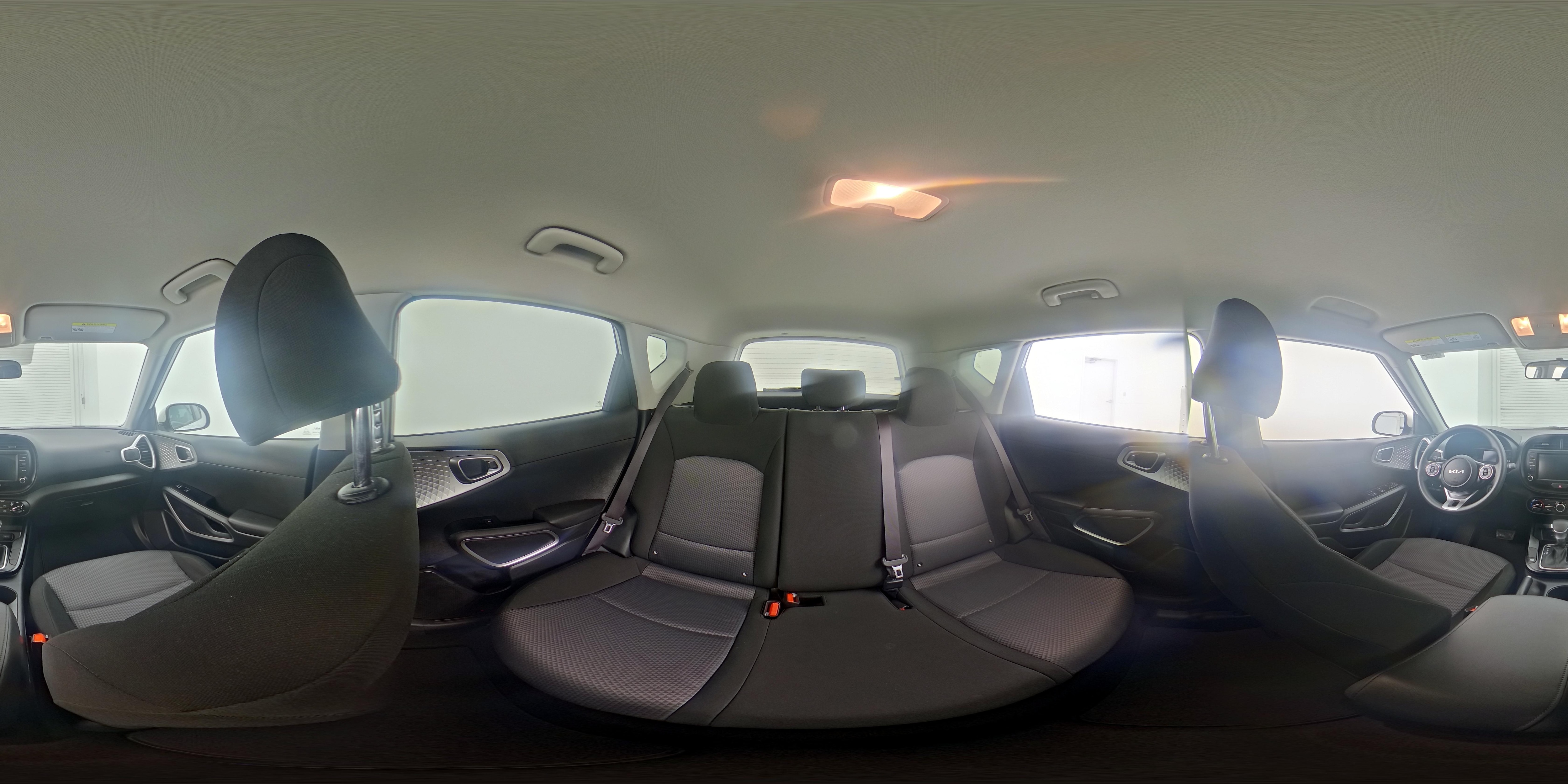 2022 Kia Soul LX - Photo 23