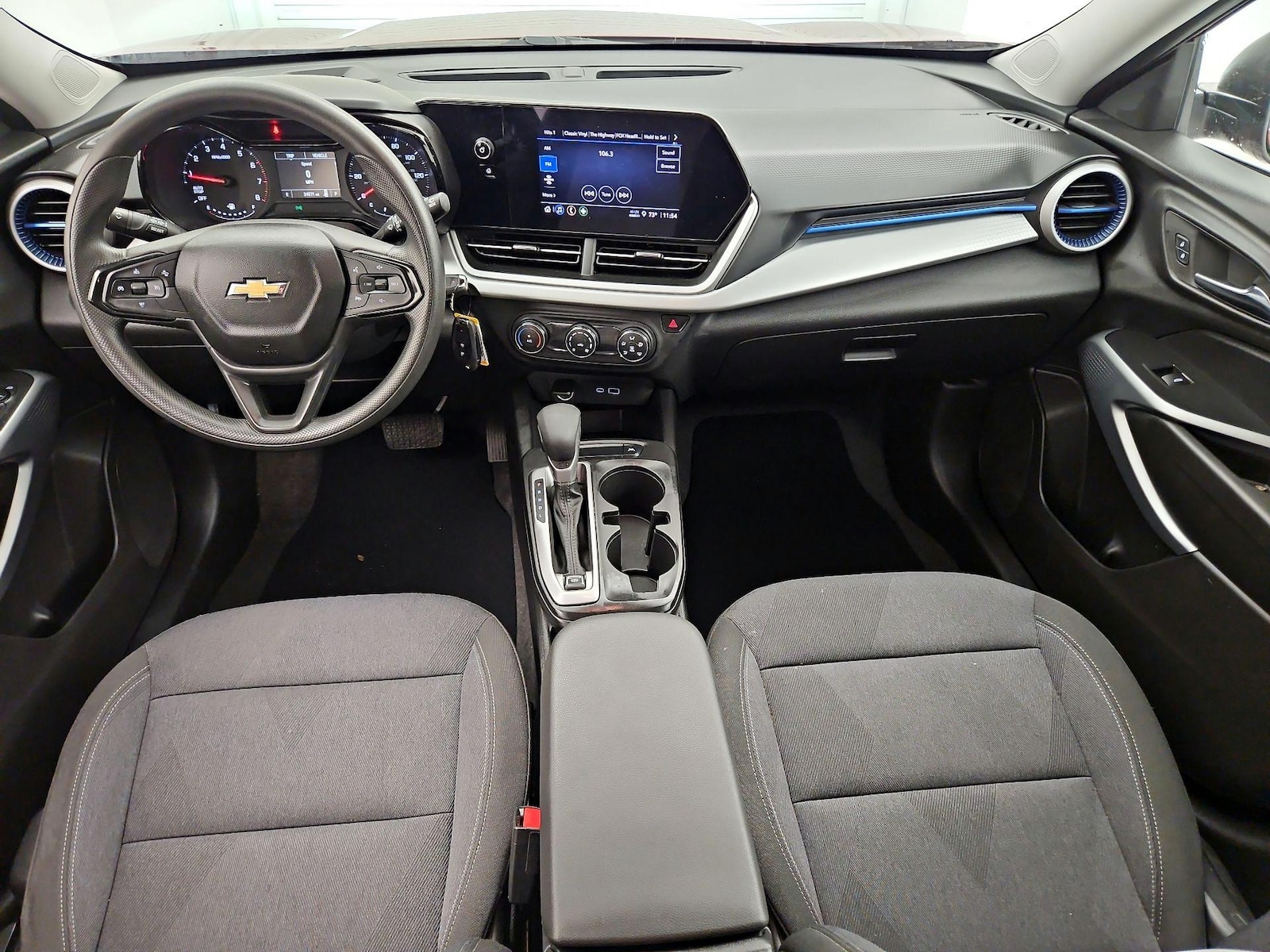 2024 Chevrolet Trax LS - Photo 10