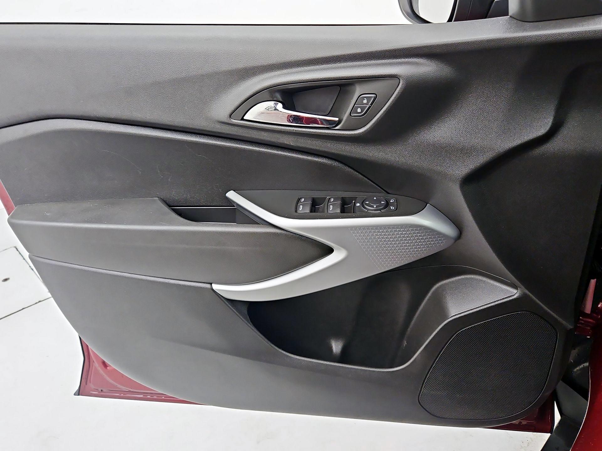 Thumbnail: 2024 Chevrolet Trax - 12