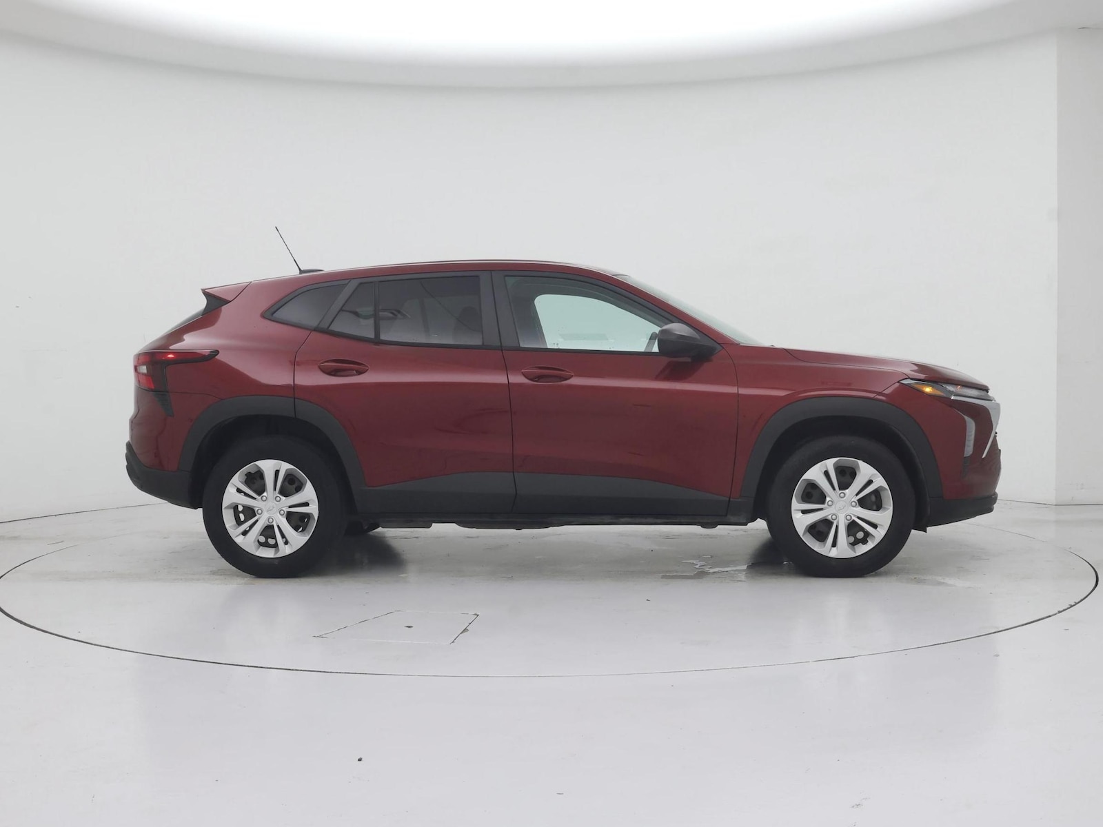 2024 Chevrolet Trax LS - Photo 8