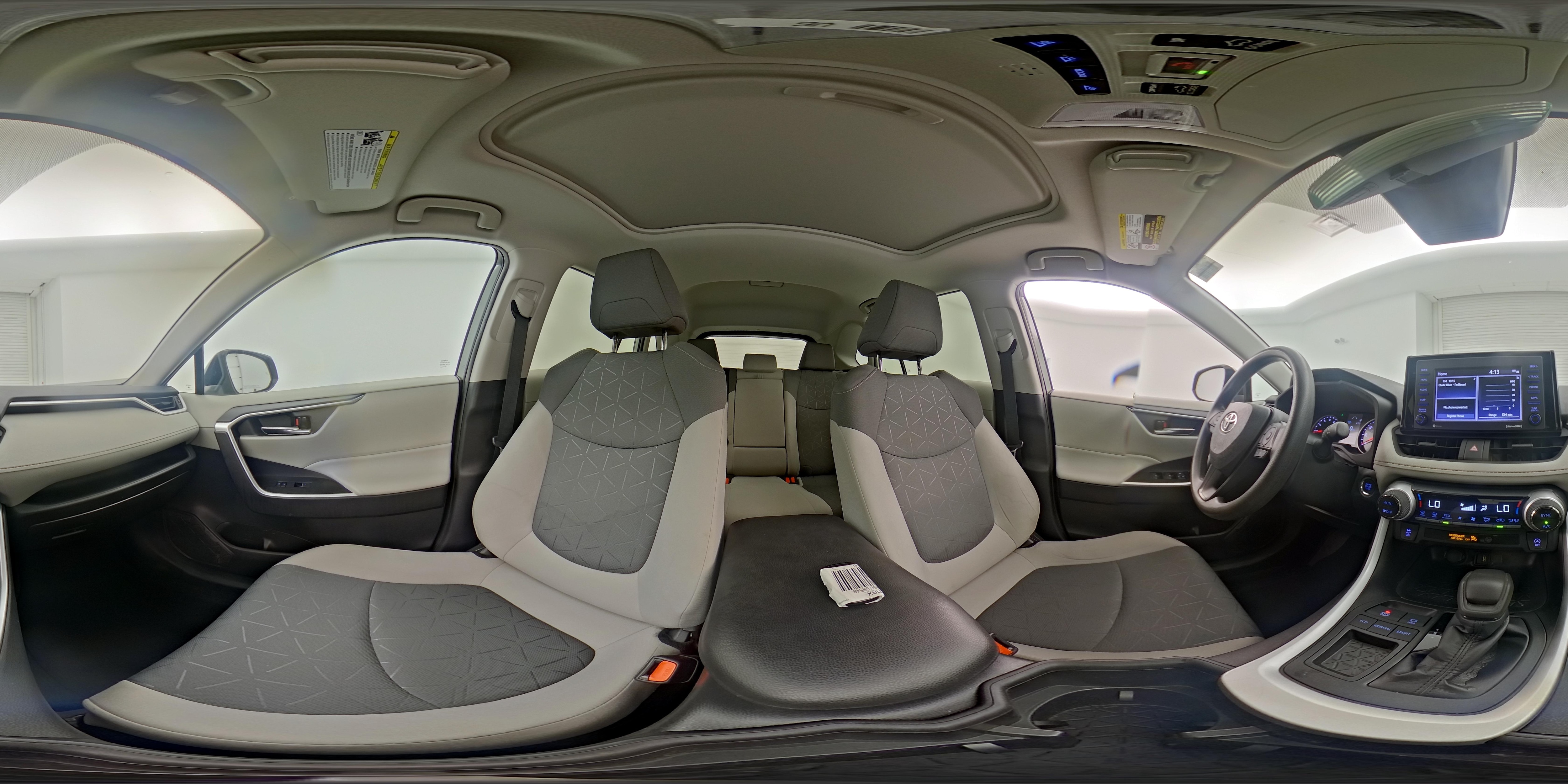 2022 Toyota RAV4 XLE - Photo 25