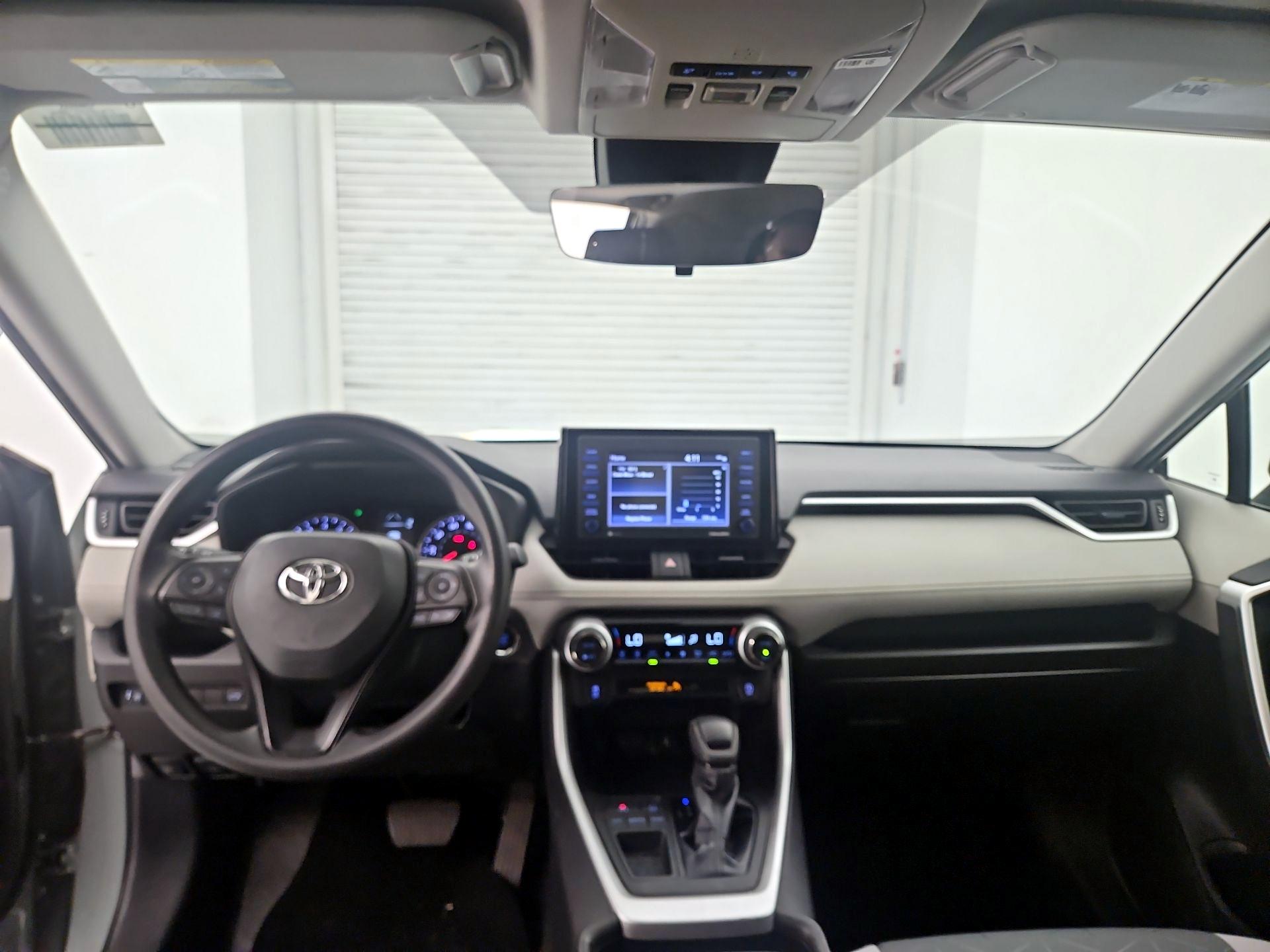 Thumbnail: 2022 Toyota RAV4 - 9