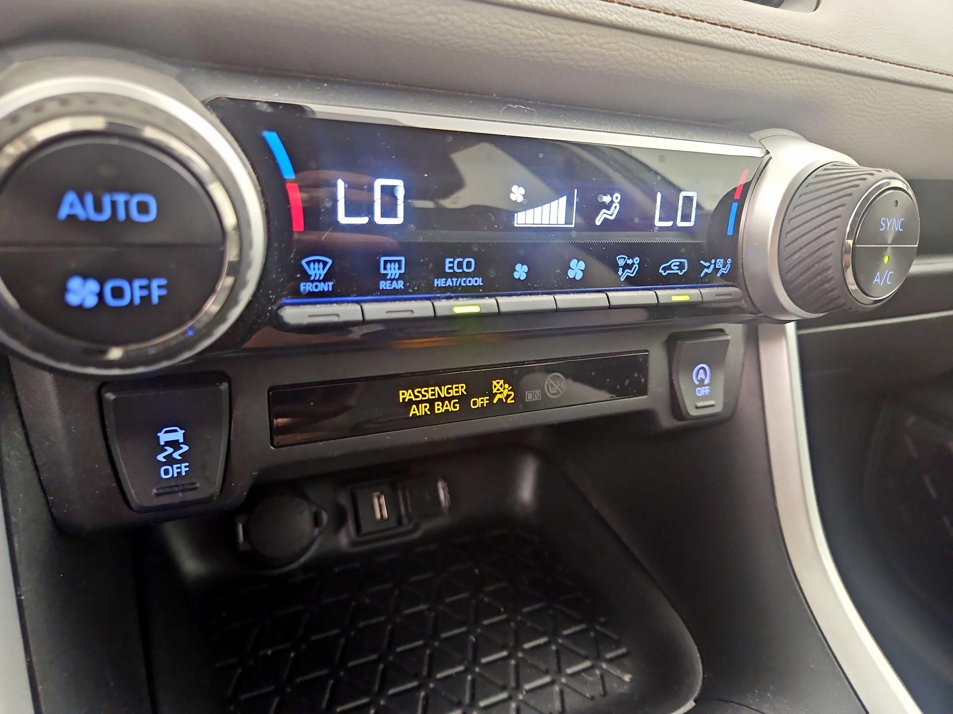 Thumbnail: 2022 Toyota RAV4 - 16