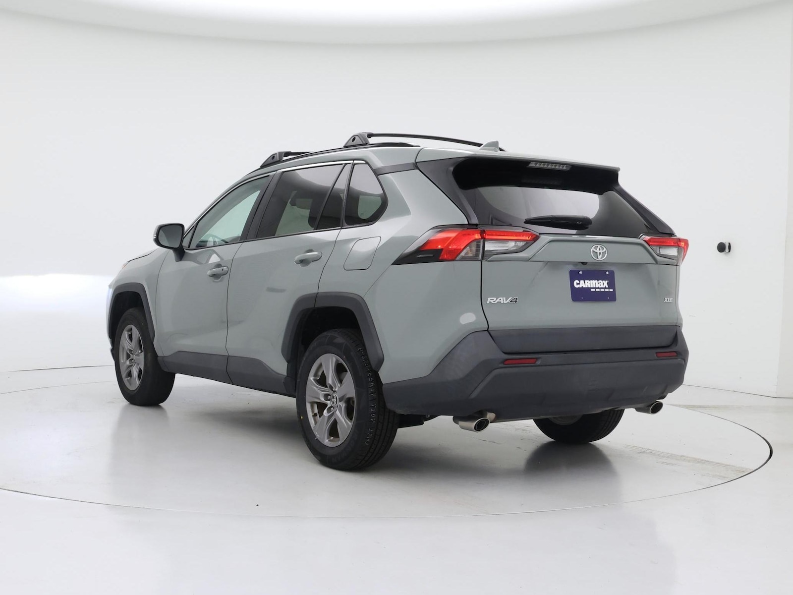2022 Toyota RAV4 XLE - Photo 3