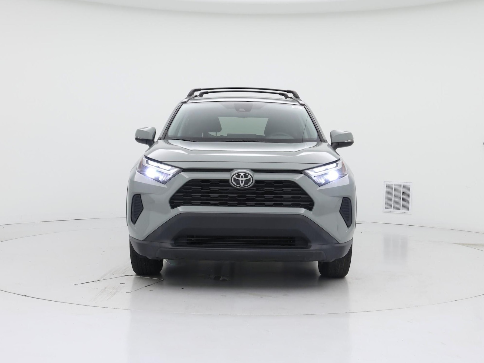 2022 Toyota RAV4 XLE - Photo 6