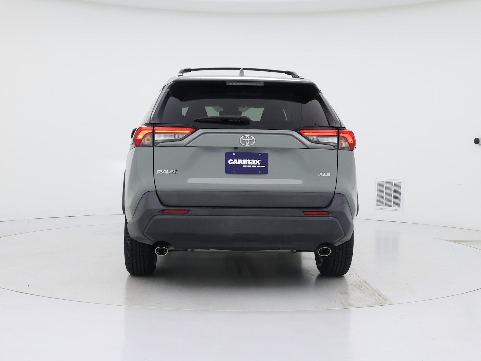2022 Toyota RAV4 XLE - Photo 7