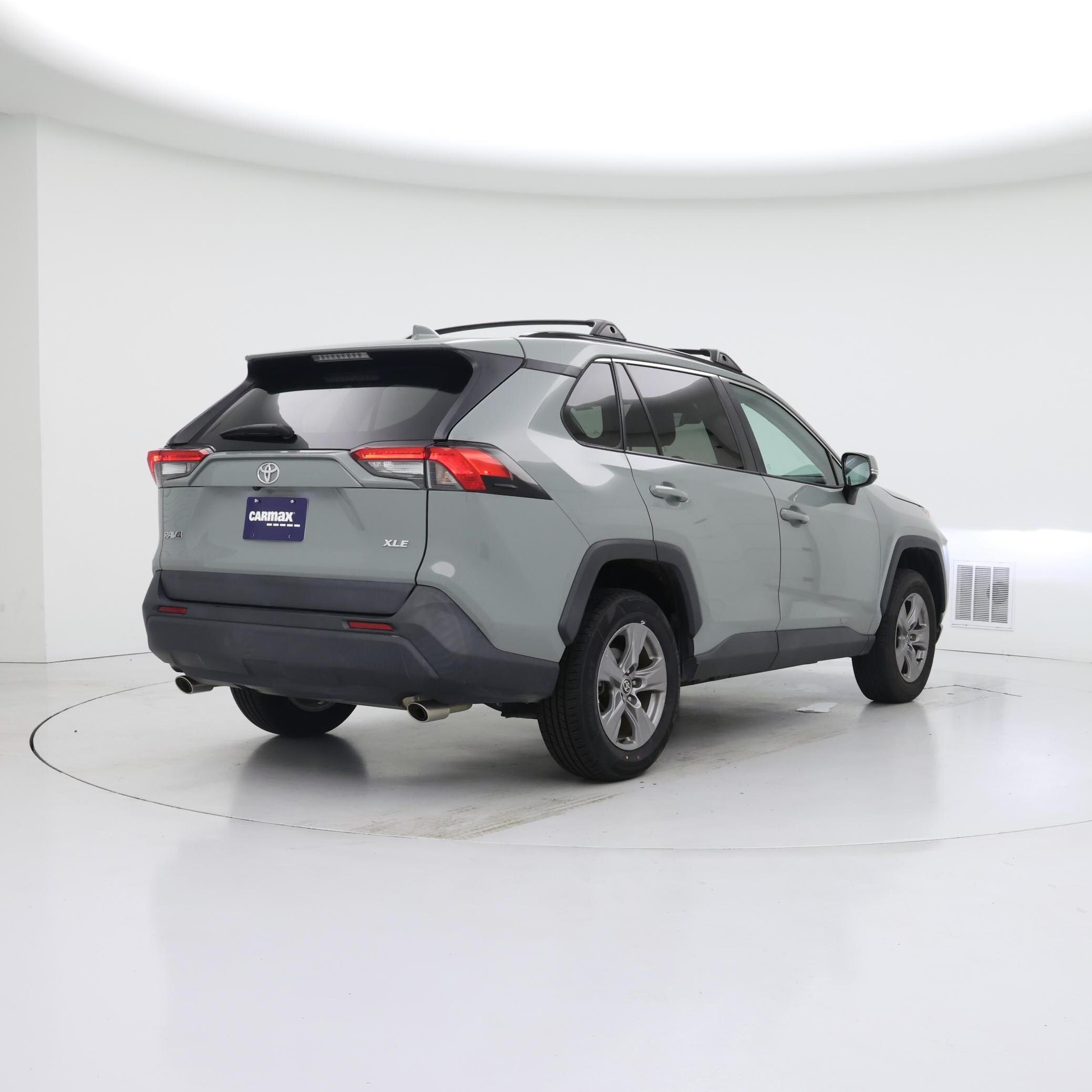 Thumbnail: 2022 Toyota RAV4 - 8