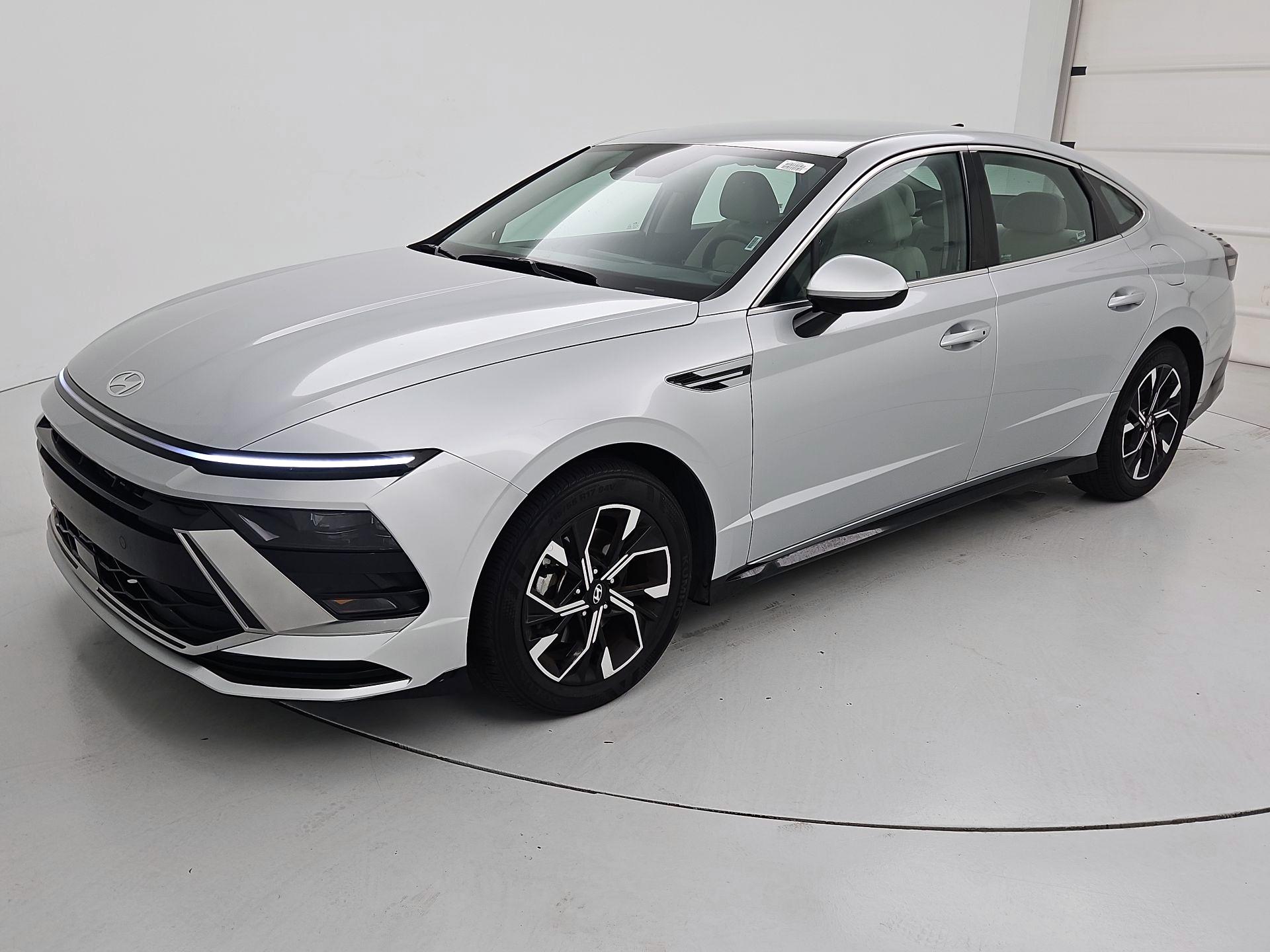 Thumbnail: 2025 Hyundai Sonata - 3