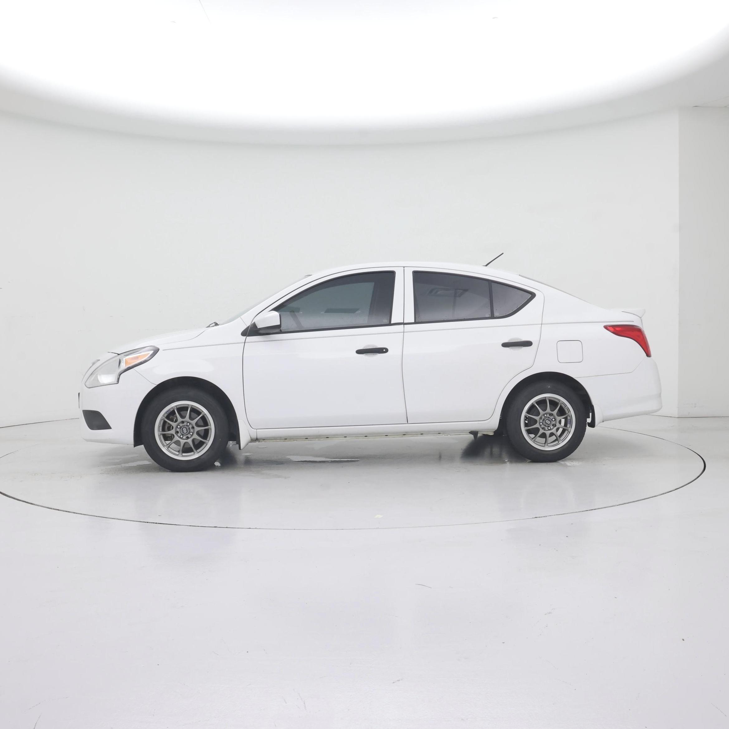 Thumbnail: 2017 Nissan Versa - 3