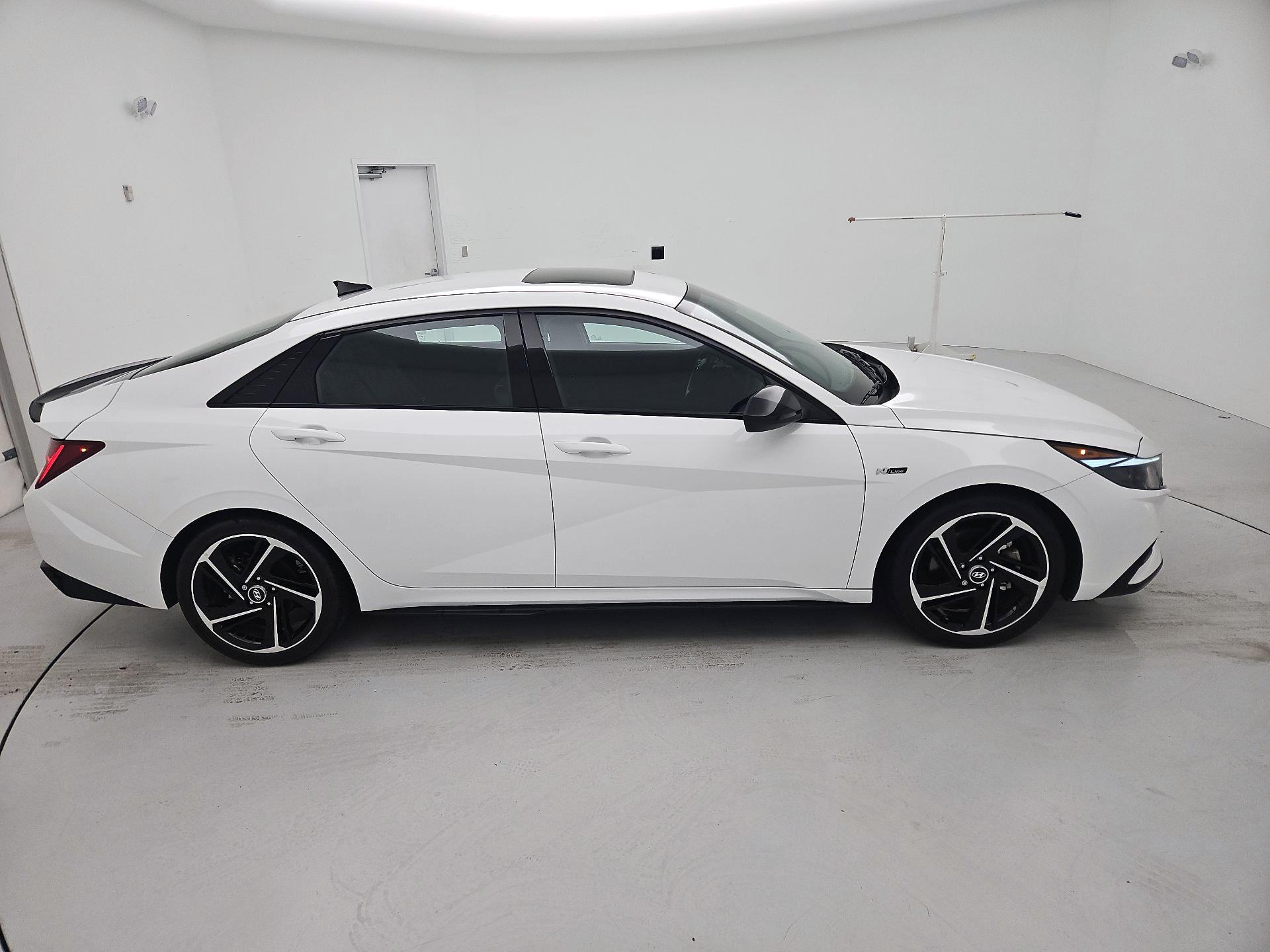 Thumbnail: 2023 Hyundai Elantra - 4