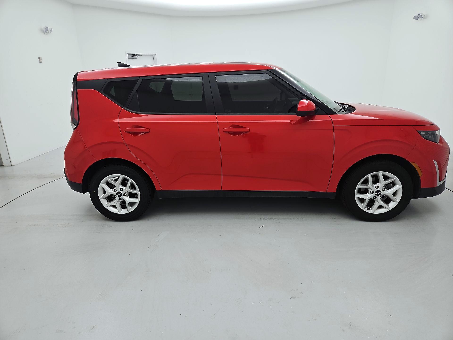 Thumbnail: 2023 Kia Soul - 4
