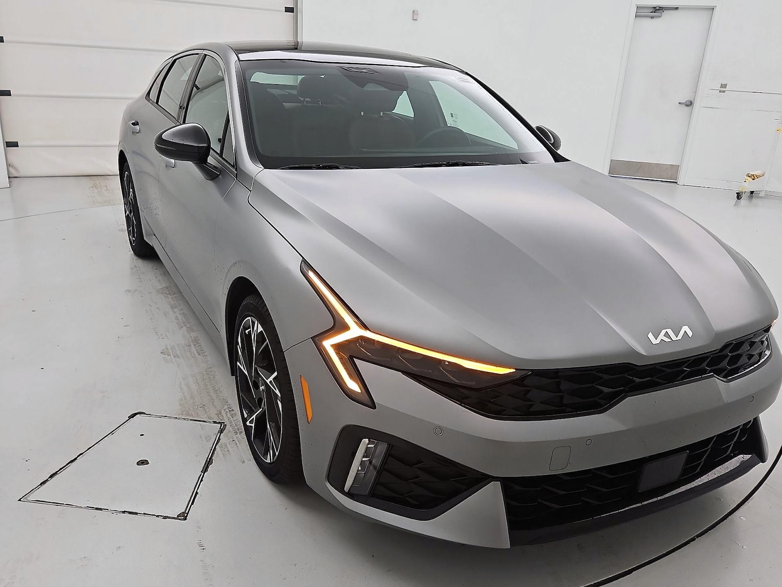 2025 Kia K5 GT-Line - Photo 1