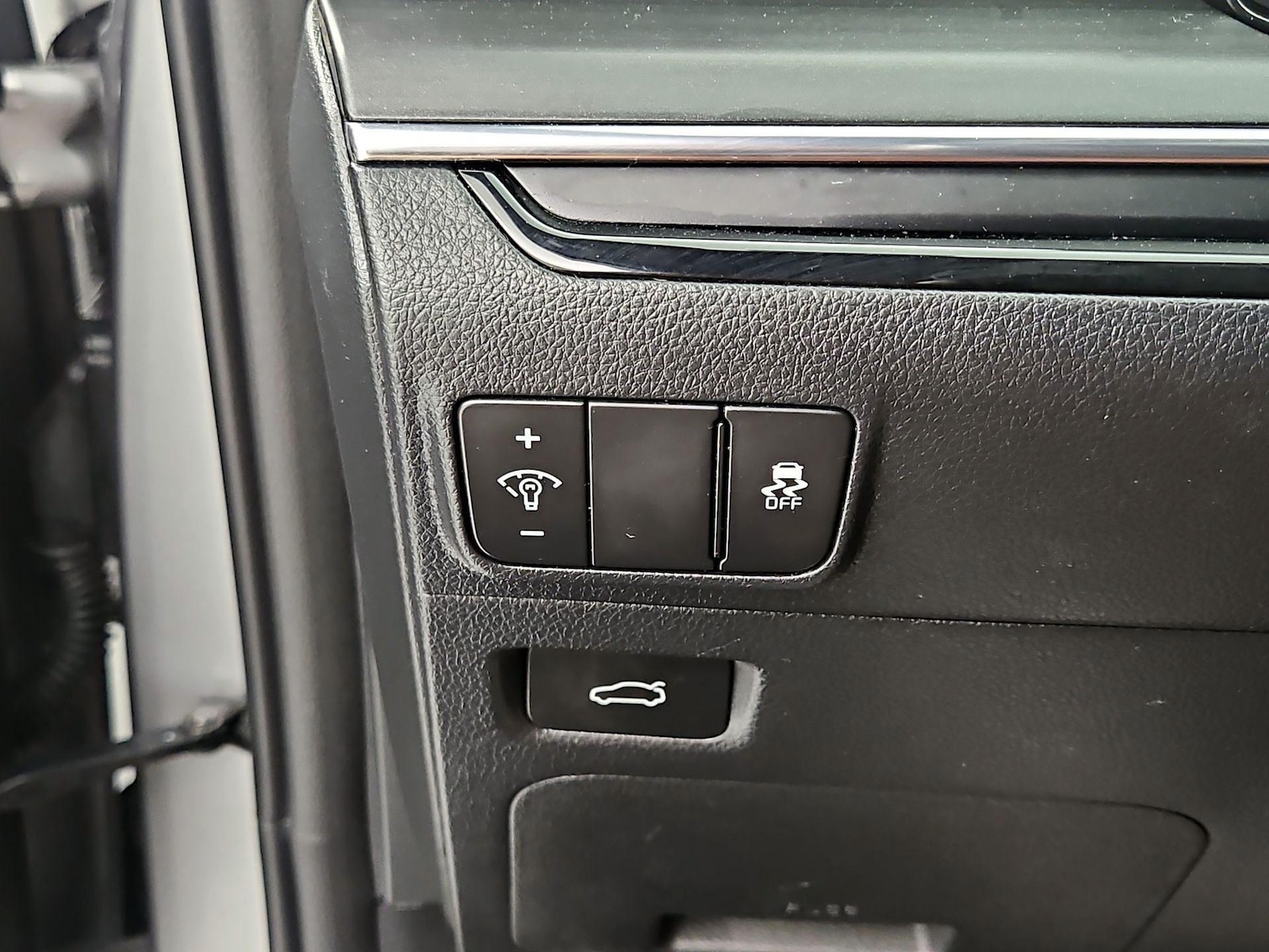 2025 Kia K5 GT-Line - Photo 12