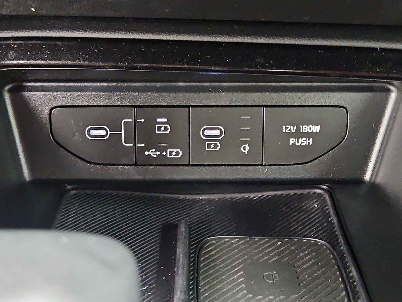 2025 Kia K5 GT-Line - Photo 18