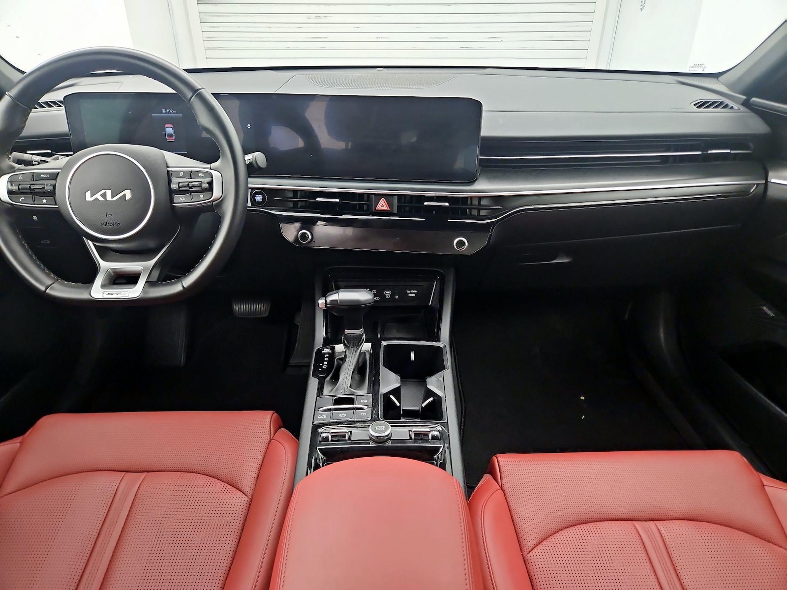 2025 Kia K5 GT-Line - Photo 8