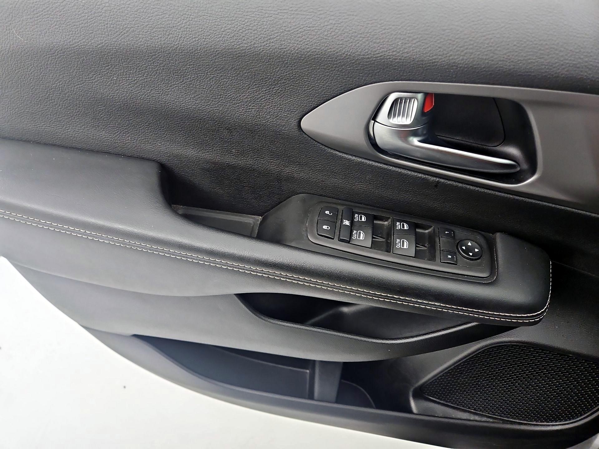 Thumbnail: 2025 Chrysler Pacifica - 12