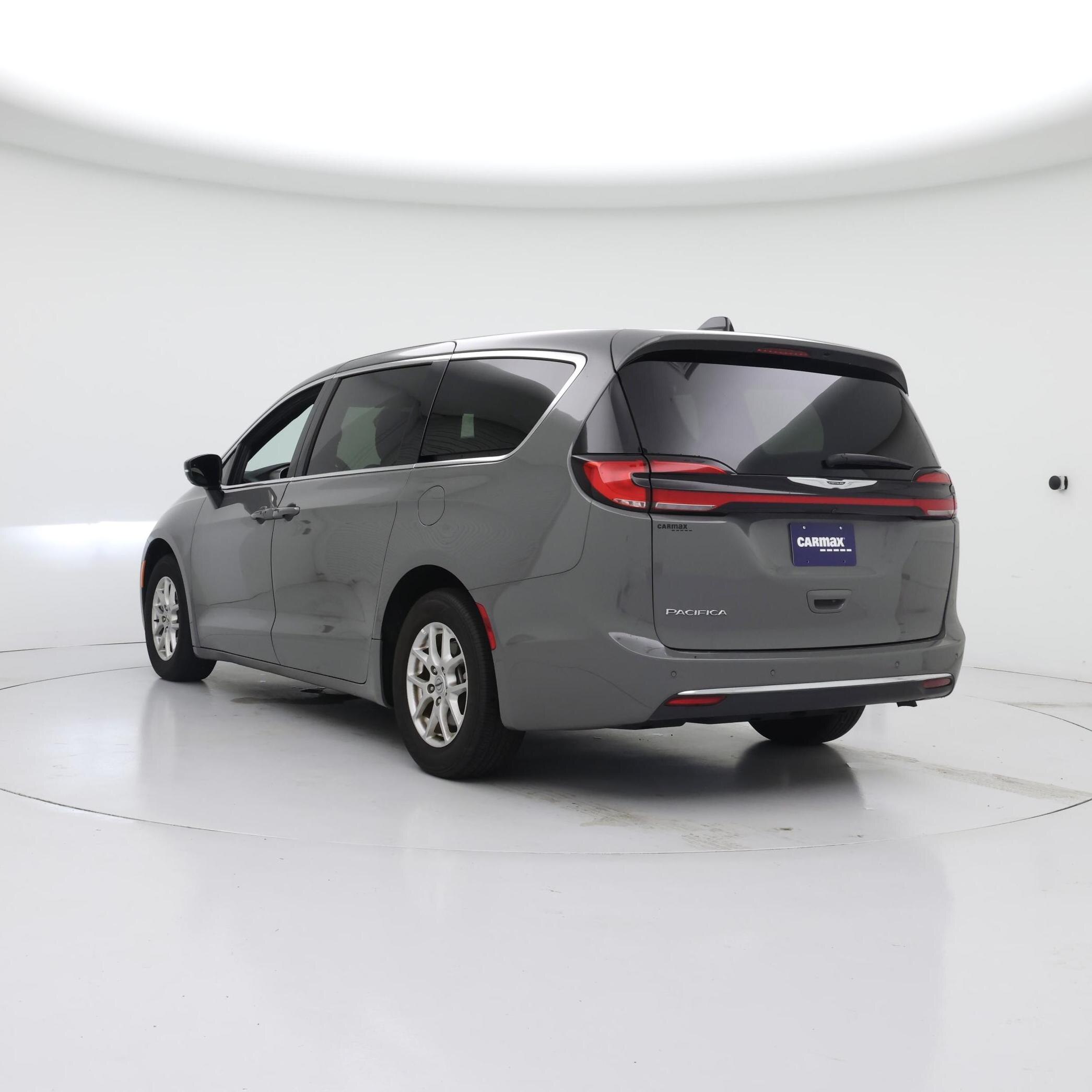 Thumbnail: 2025 Chrysler Pacifica - 2