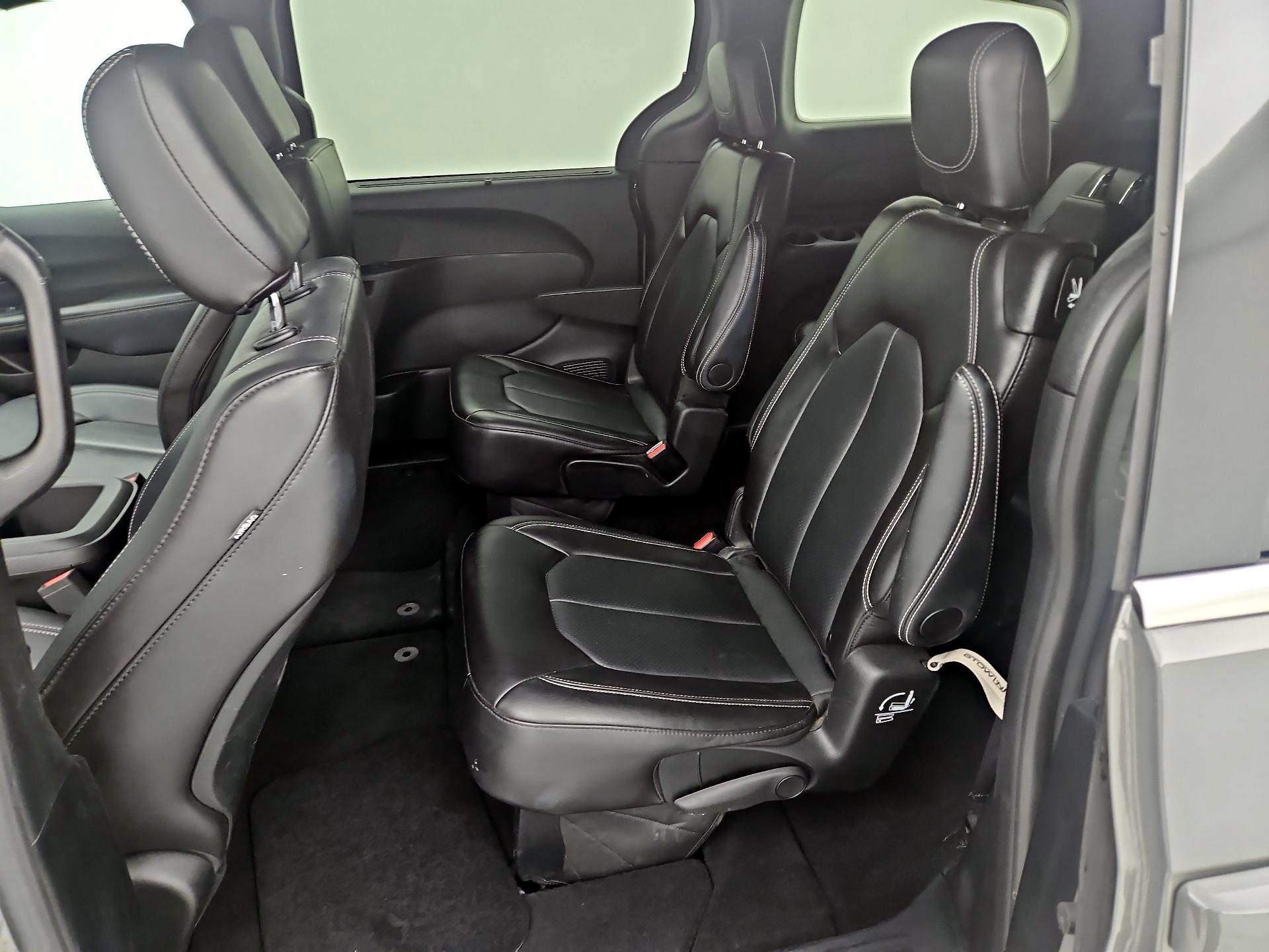 Thumbnail: 2025 Chrysler Pacifica - 19