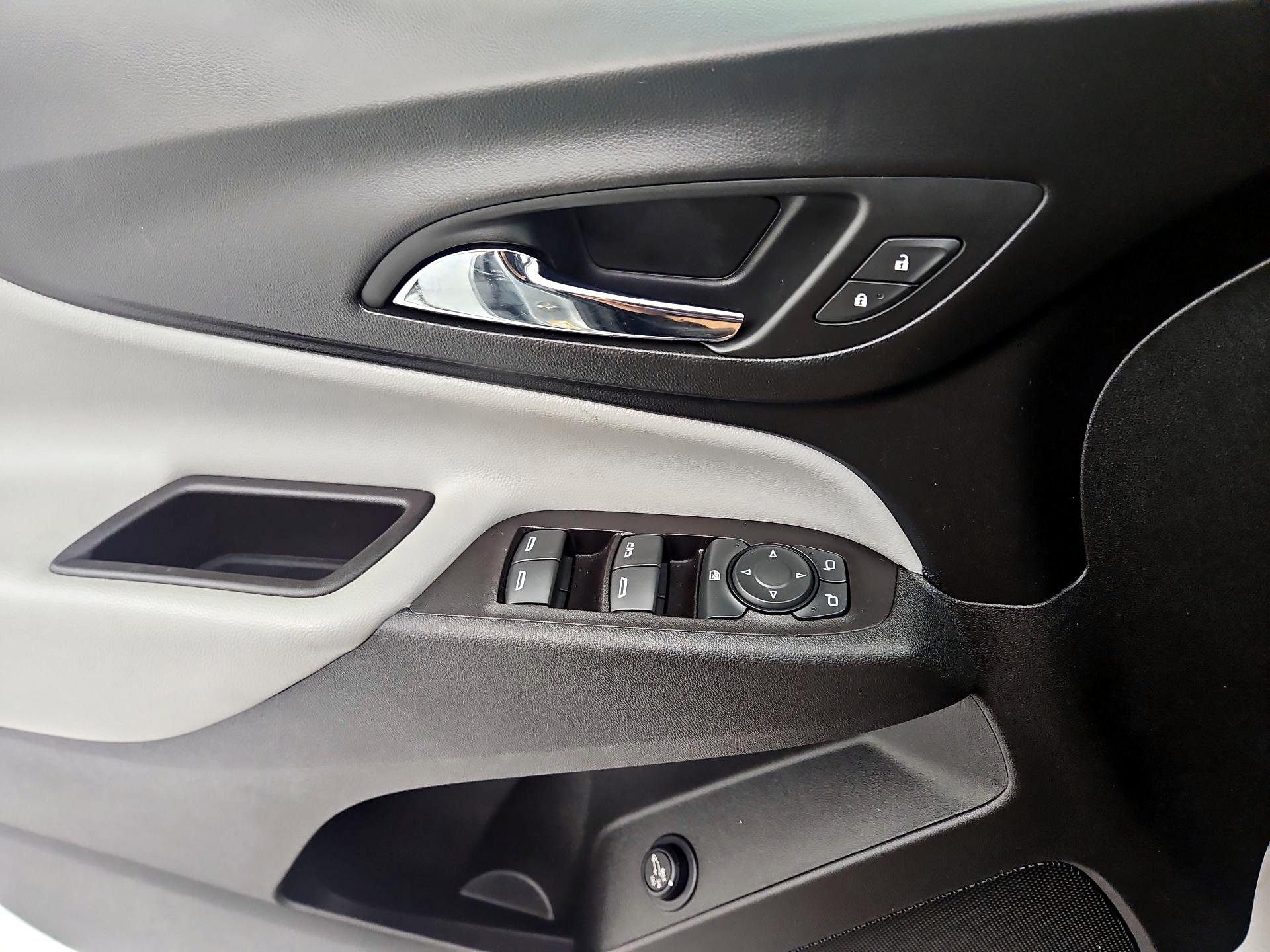 Thumbnail: 2022 Chevrolet Equinox - 10
