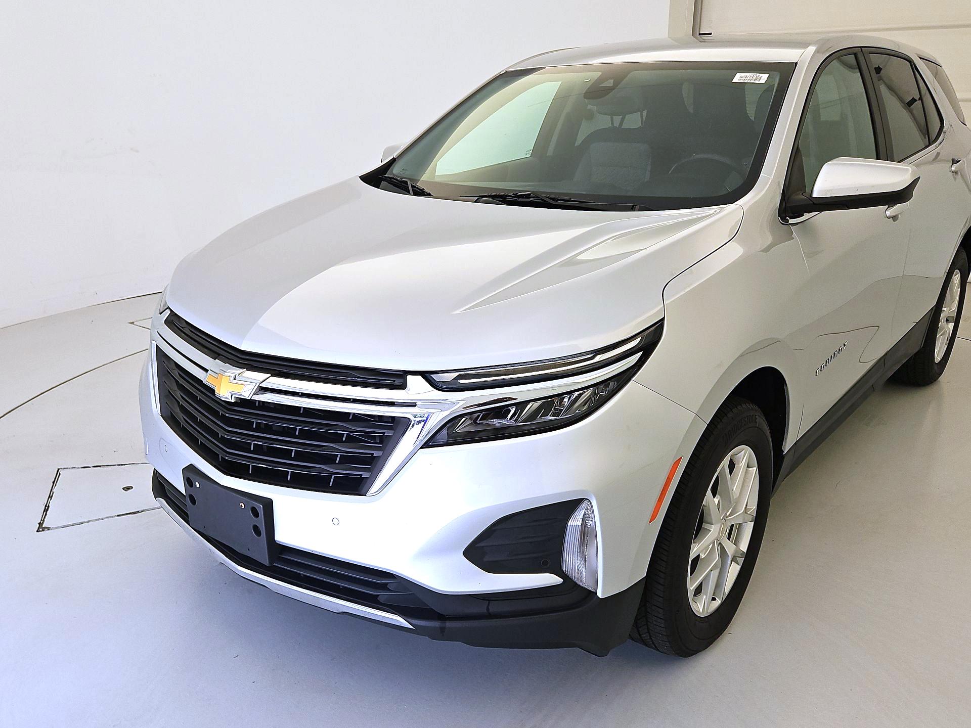 Thumbnail: 2022 Chevrolet Equinox - 3