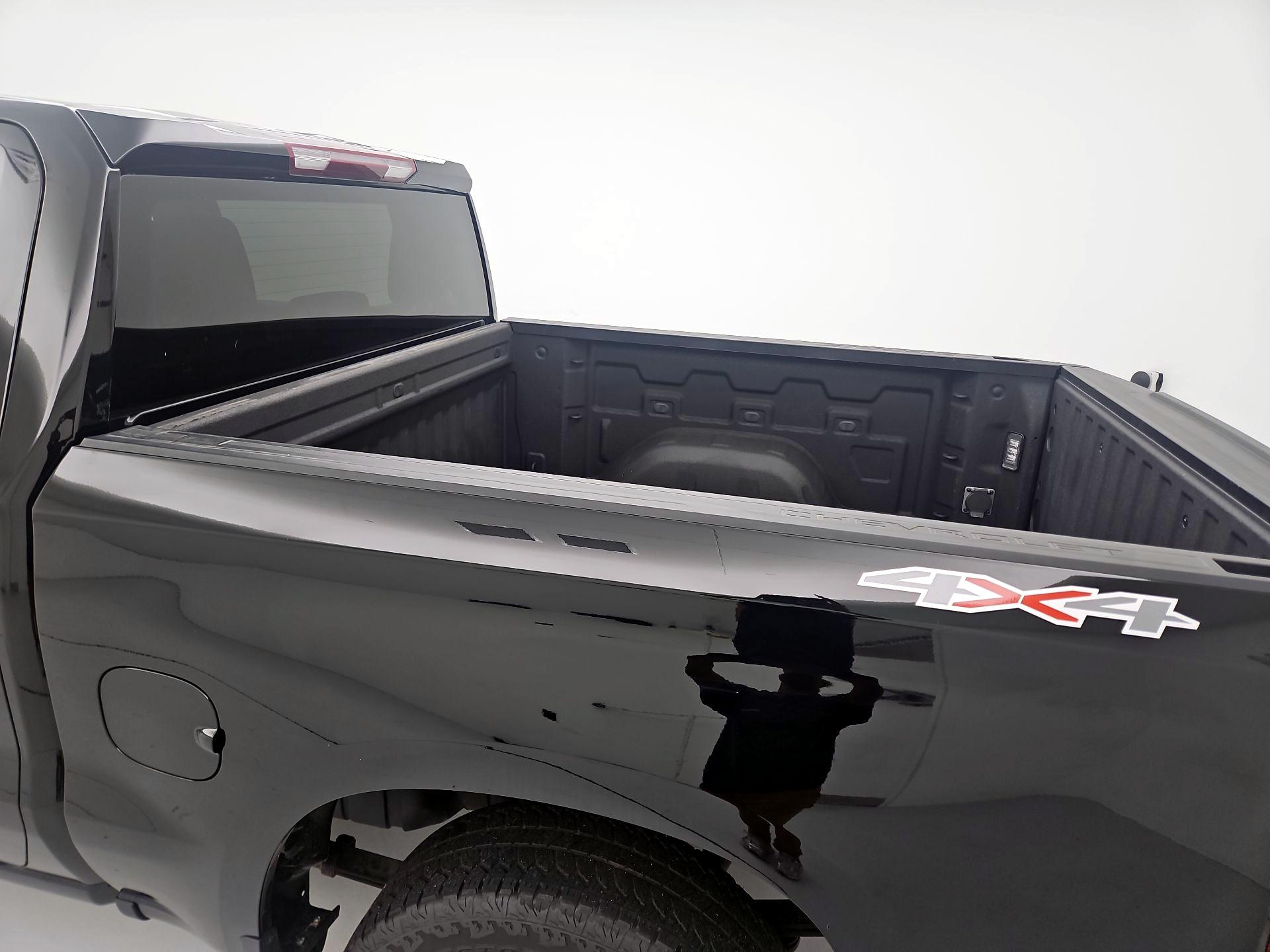 Thumbnail: 2023 Chevrolet Silverado 1500 - 19