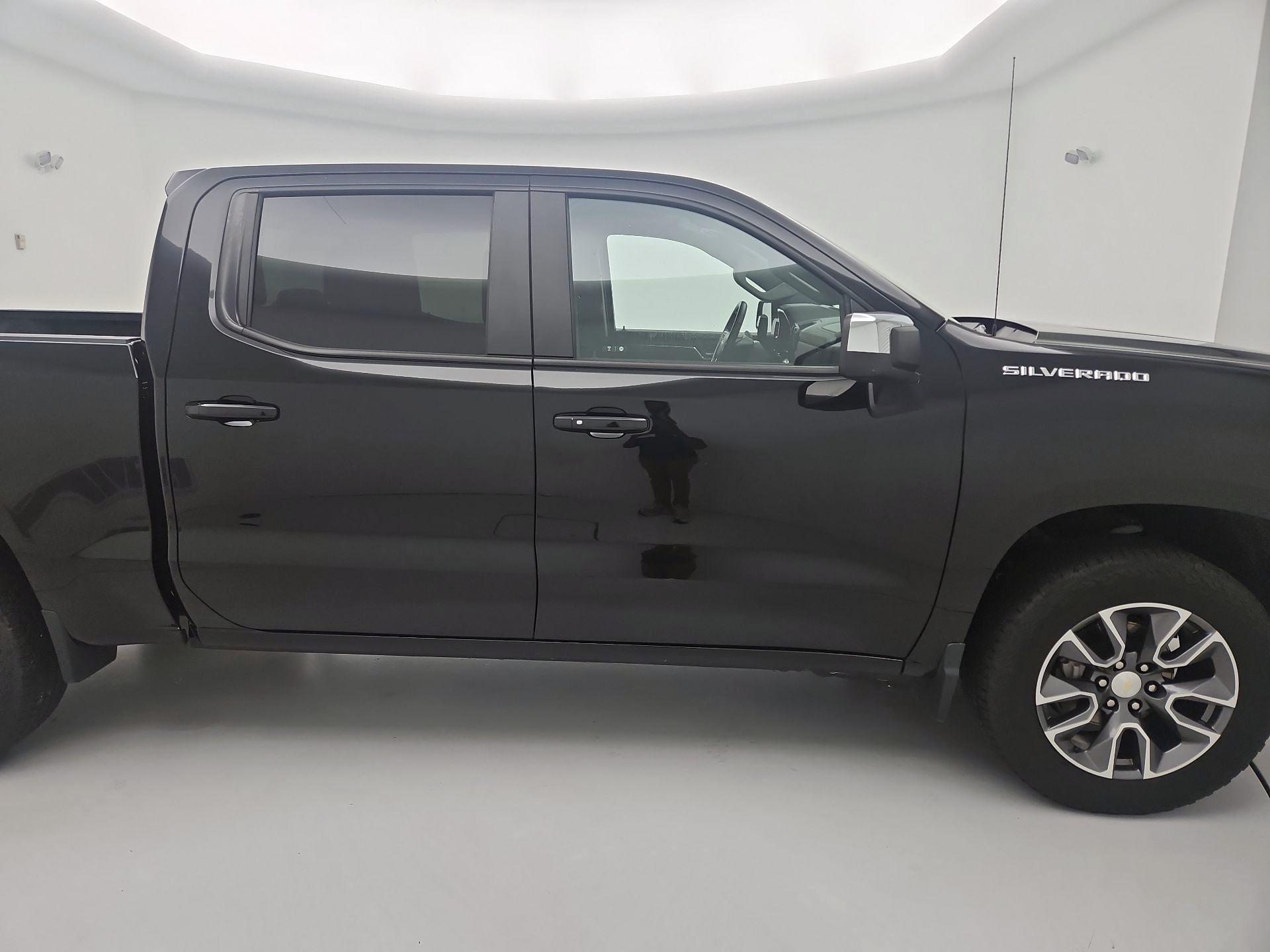 Thumbnail: 2023 Chevrolet Silverado 1500 - 4