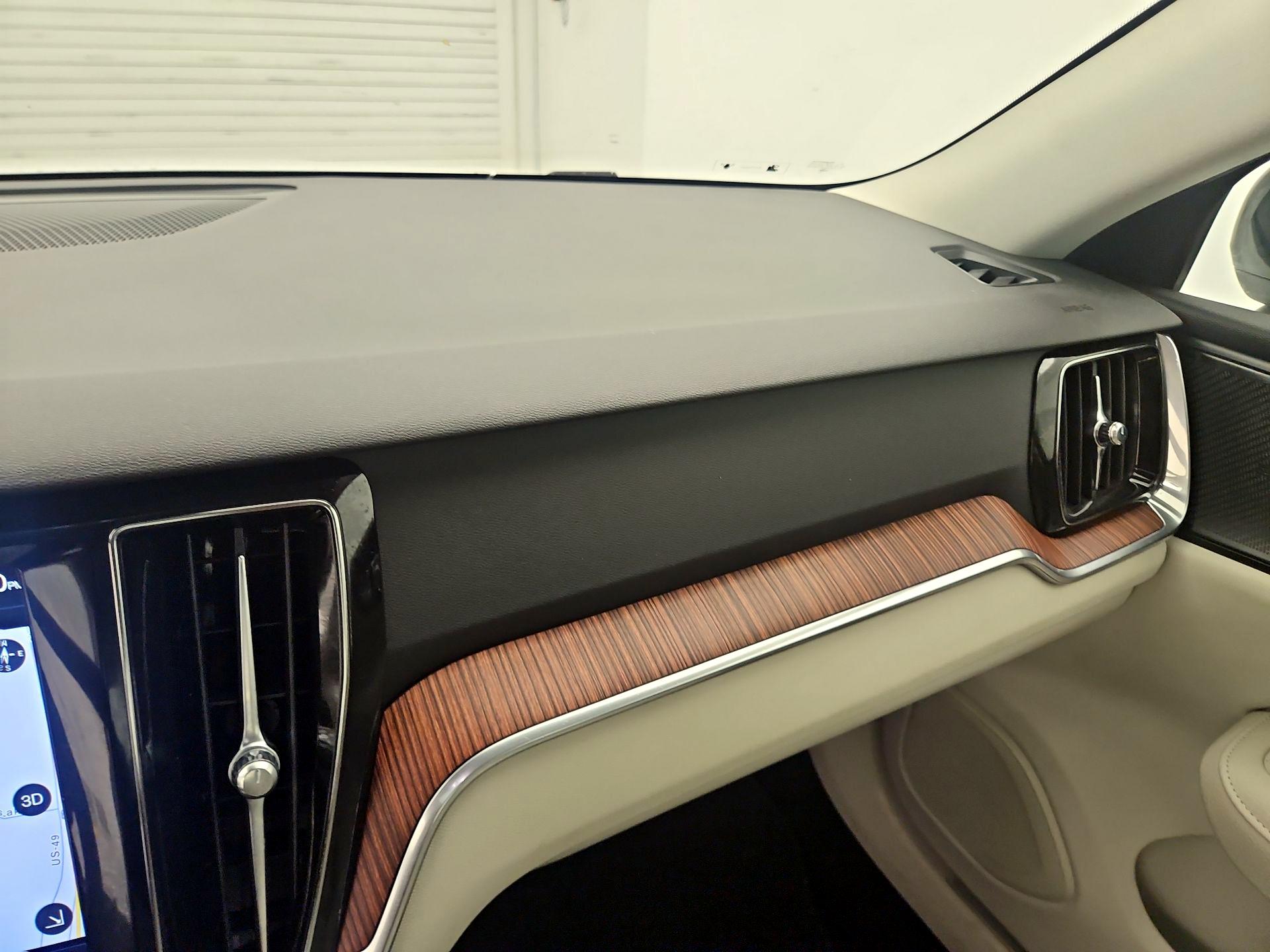 Thumbnail: 2022 Volvo S60 - 9