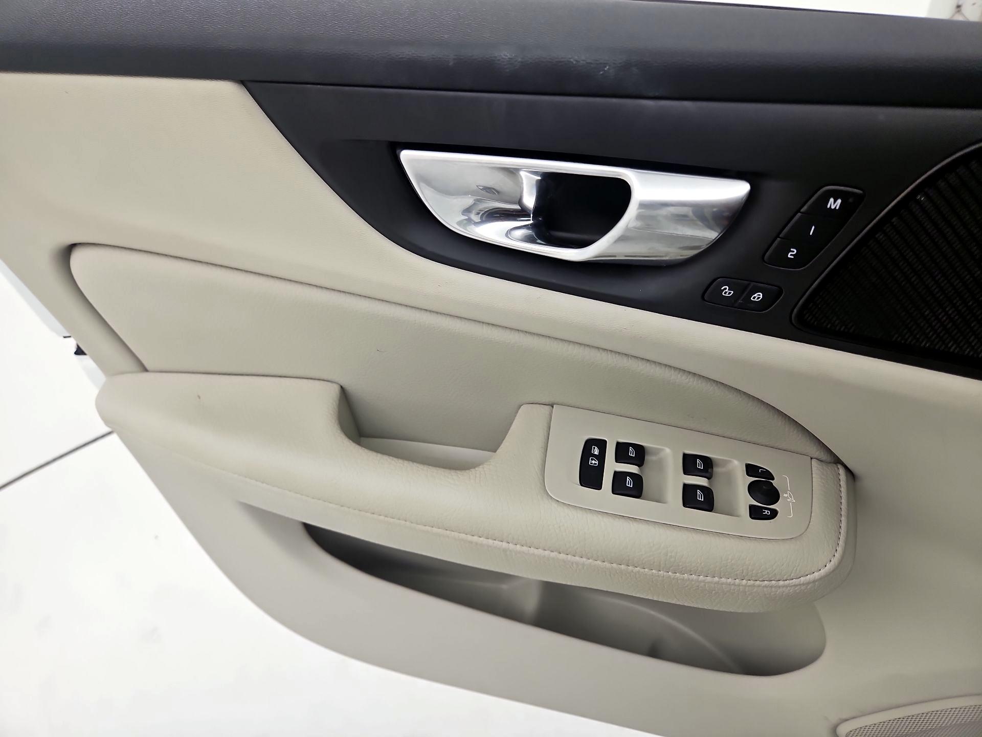 Thumbnail: 2022 Volvo S60 - 12