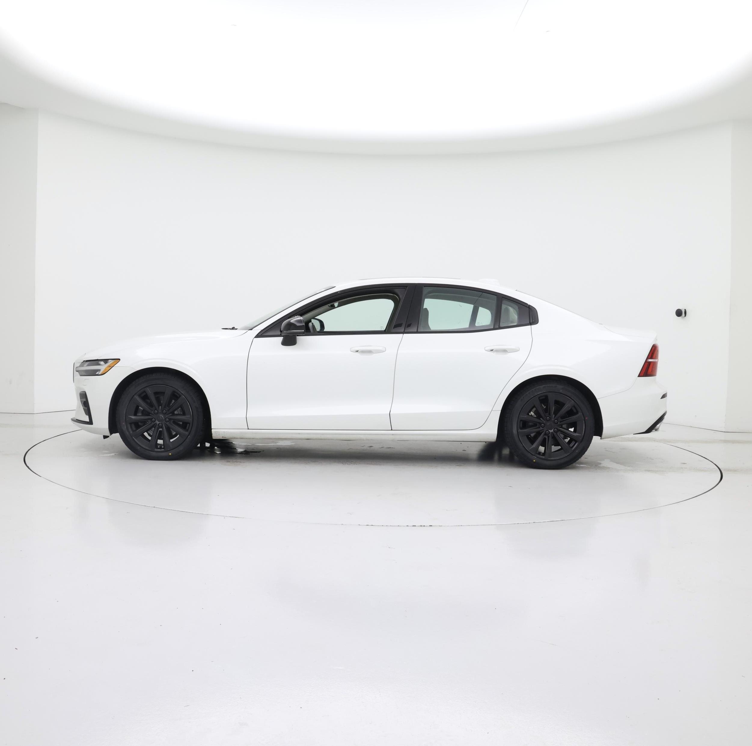 Thumbnail: 2022 Volvo S60 - 3