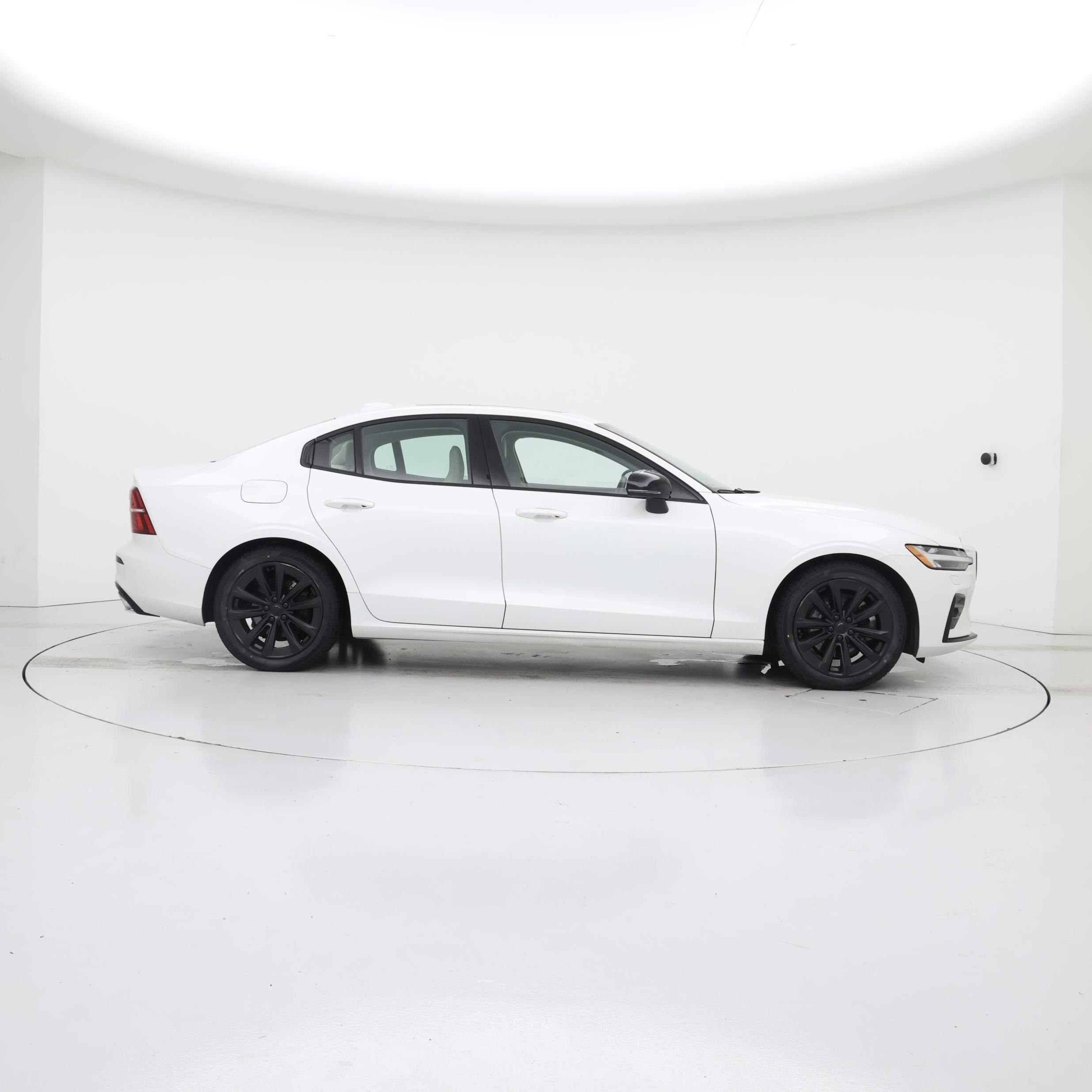 Thumbnail: 2022 Volvo S60 - 7