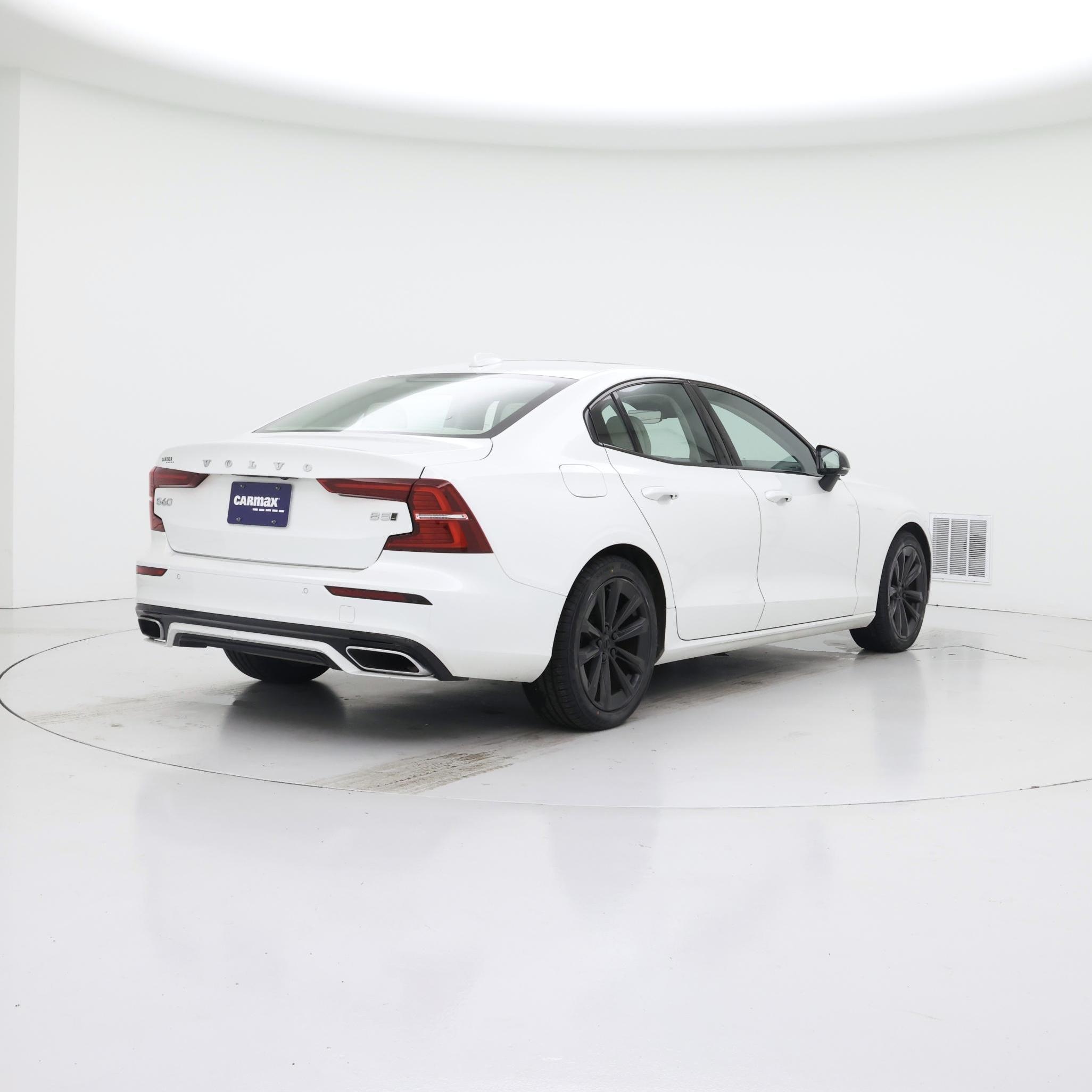Thumbnail: 2022 Volvo S60 - 8