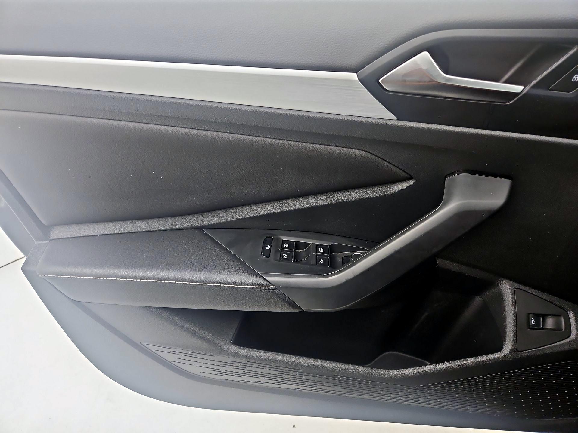 Thumbnail: 2025 Volkswagen Jetta - 12