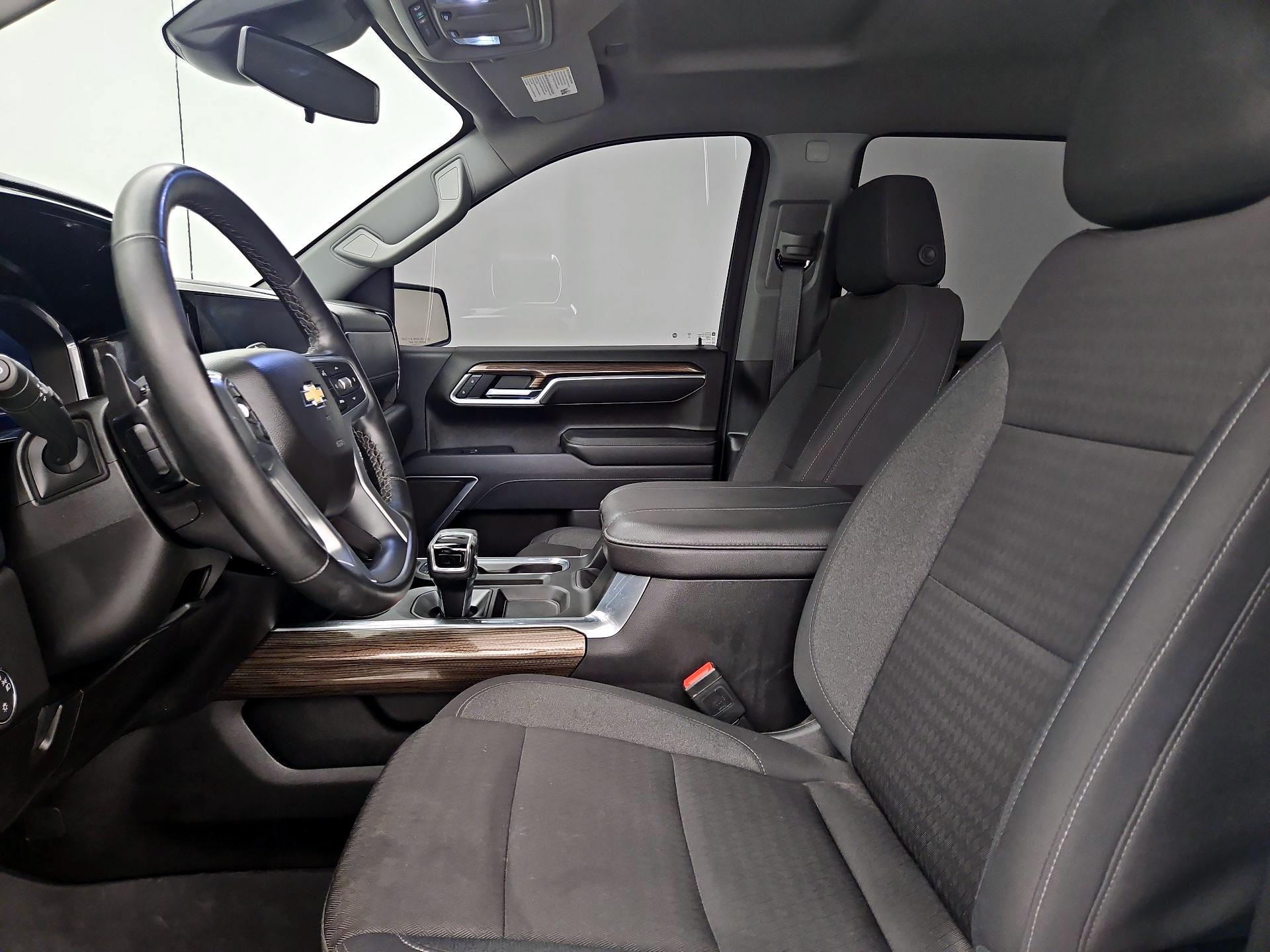 Thumbnail: 2025 Chevrolet Silverado 1500 - 9