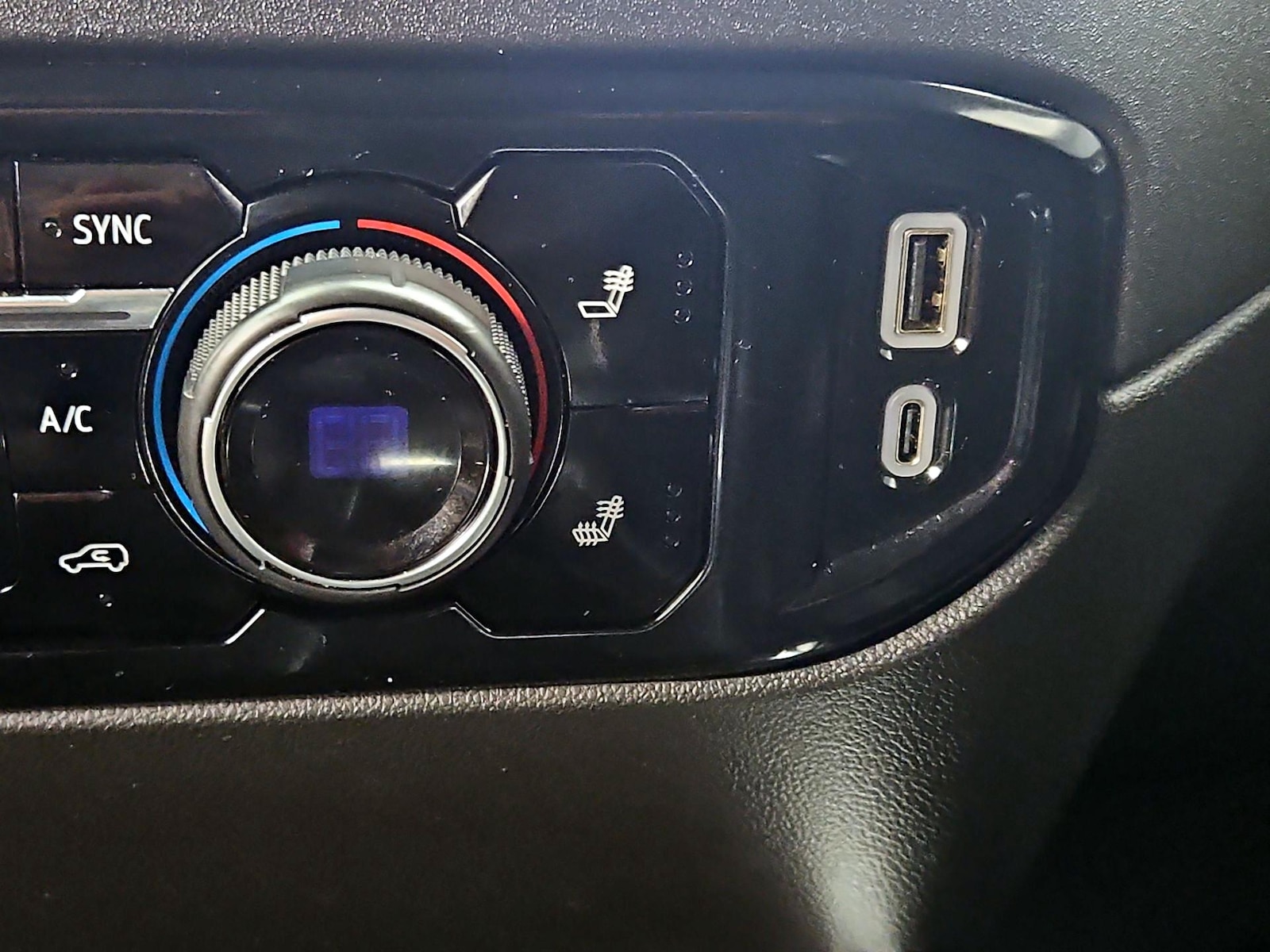 2025 Chevrolet Silverado 1500 LT - Photo 18