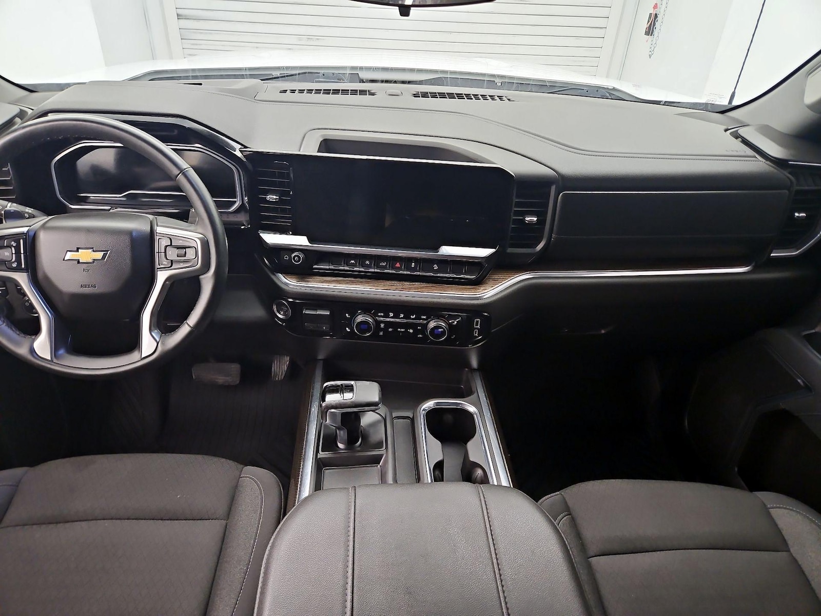 2025 Chevrolet Silverado 1500 LT - Photo 8