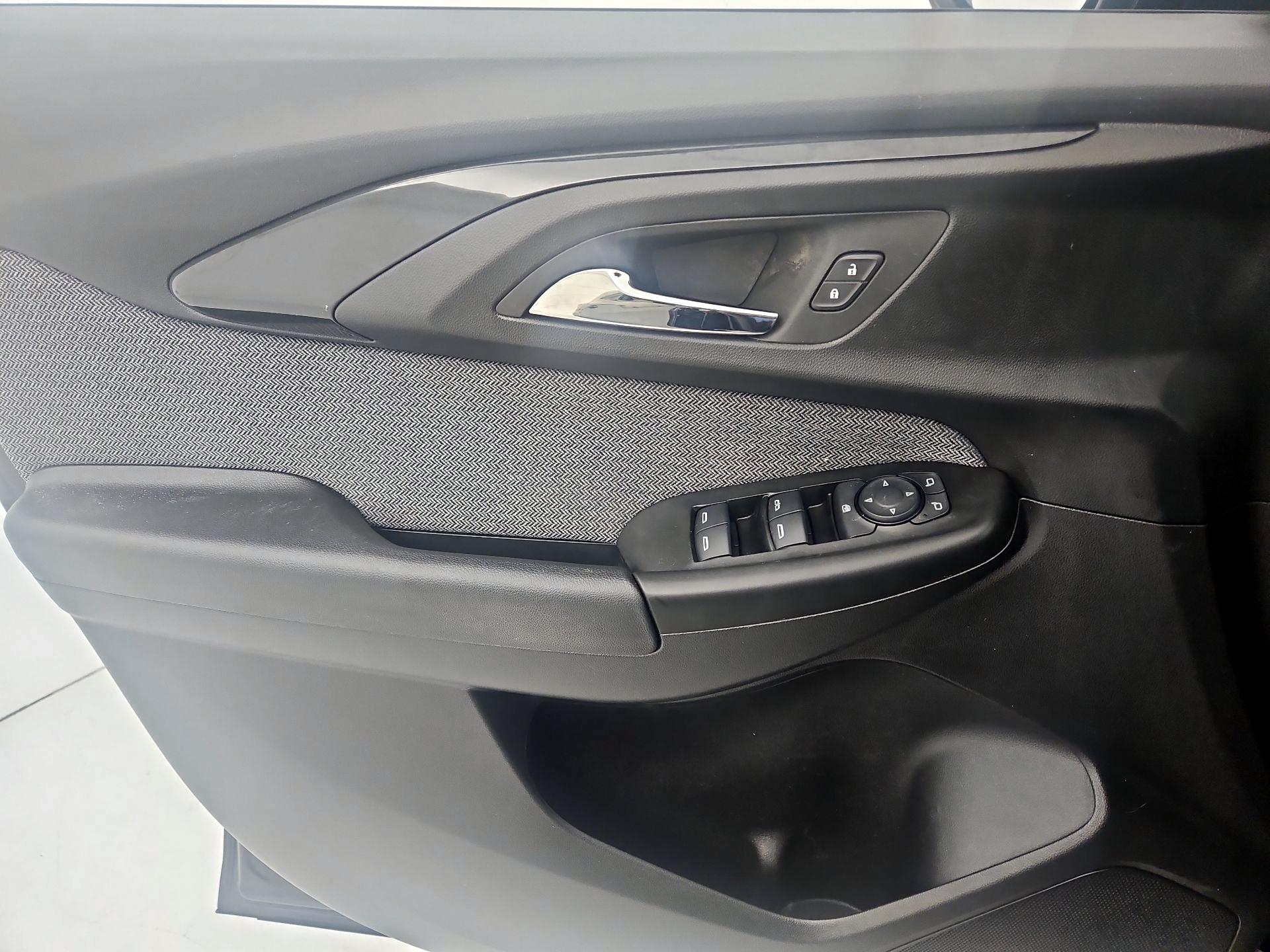 Thumbnail: 2023 Chevrolet TrailBlazer - 12