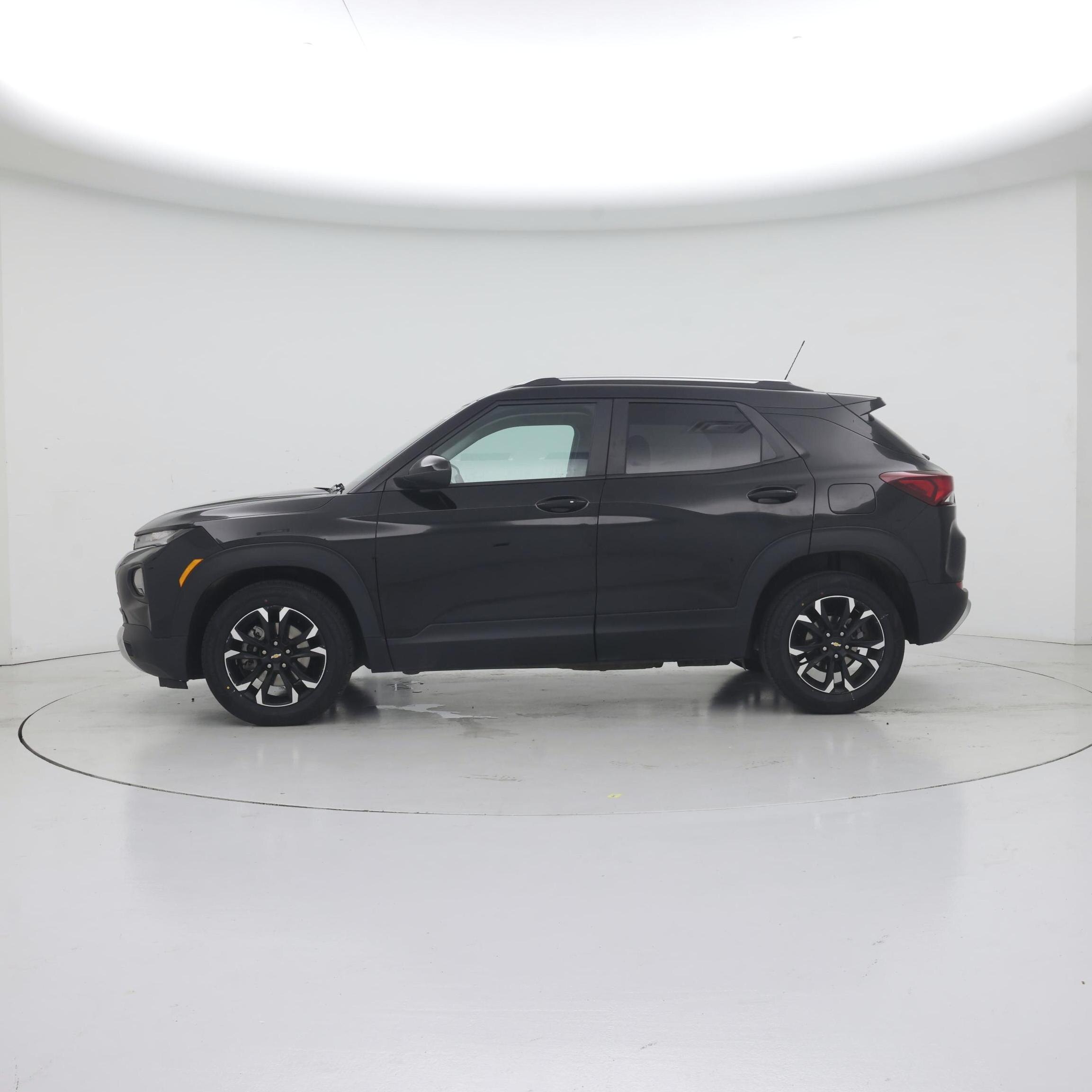 Thumbnail: 2023 Chevrolet TrailBlazer - 3