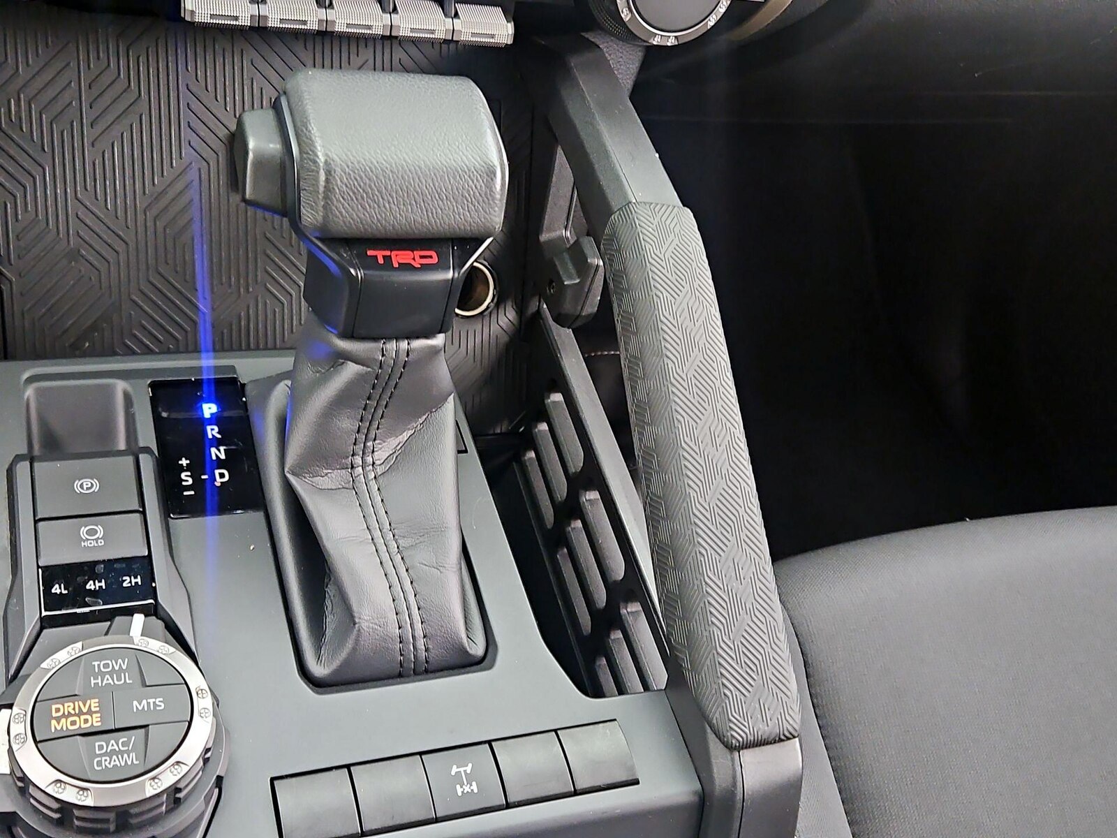 2024 Toyota Tacoma TRD Off Road - Photo 18