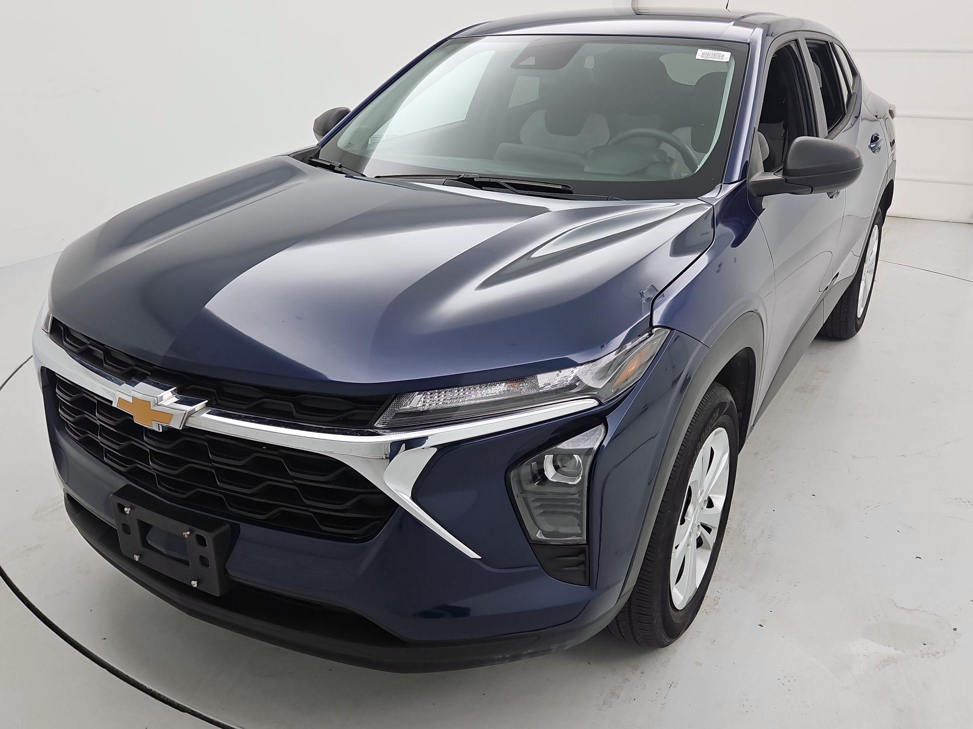 Thumbnail: 2024 Chevrolet Trax - 3
