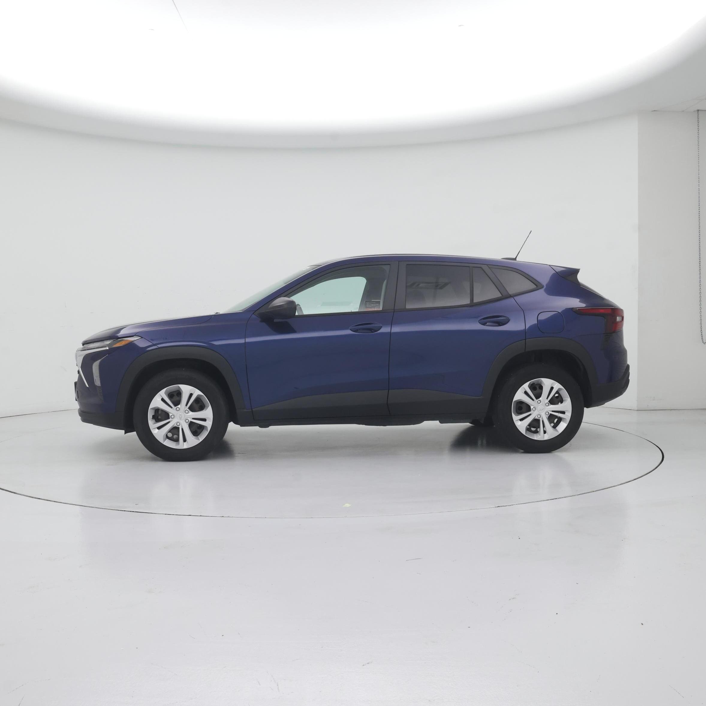 Thumbnail: 2024 Chevrolet Trax - 3