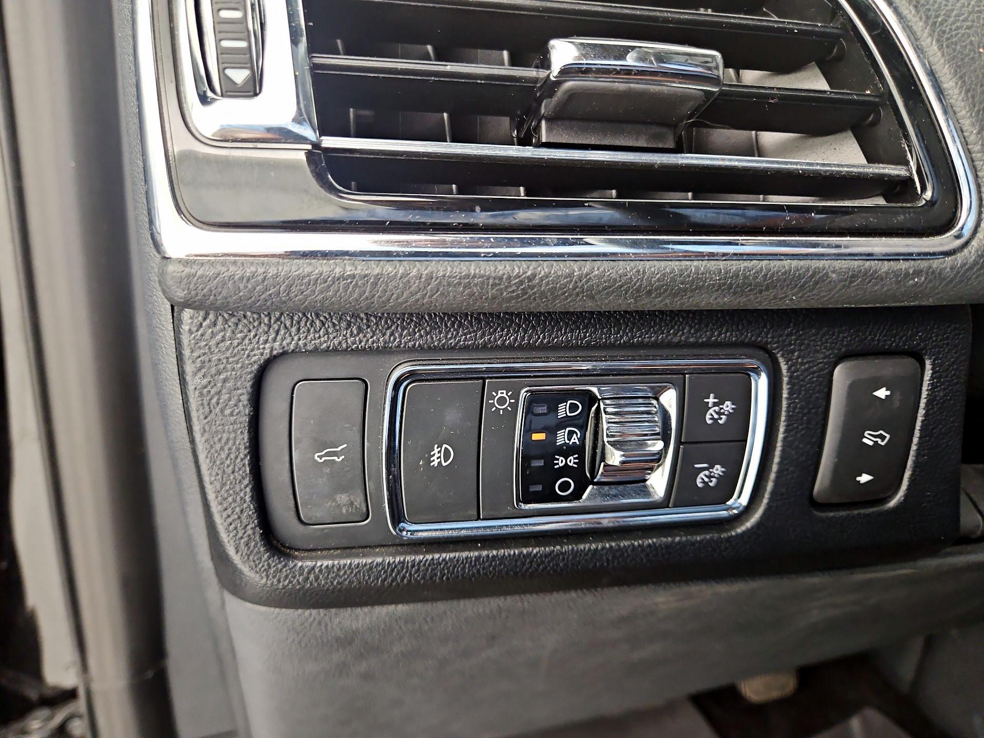 Thumbnail: 2022 Lincoln Navigator - 11