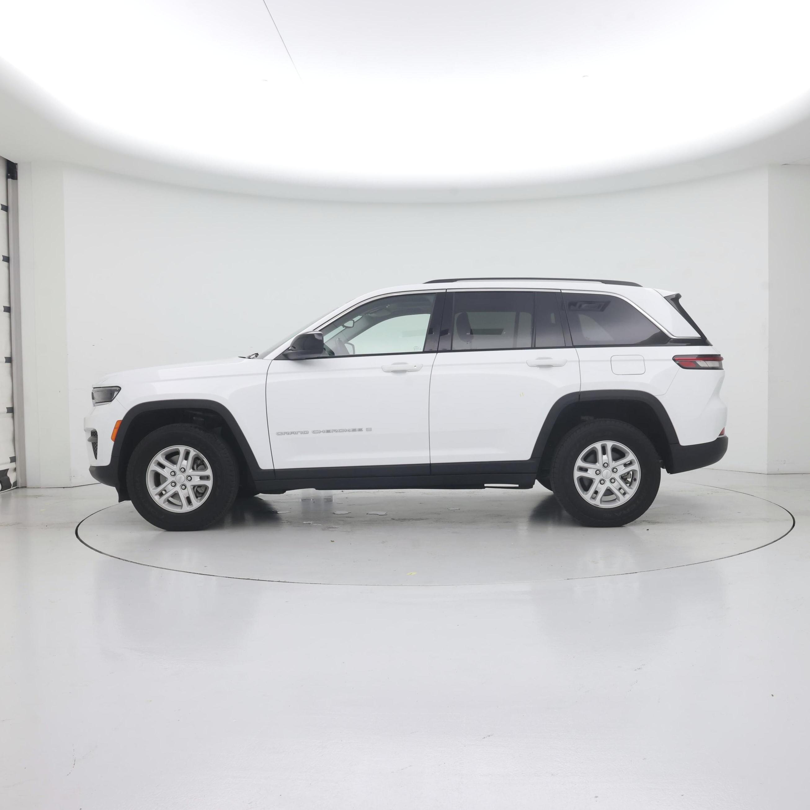 Thumbnail: 2022 Jeep Grand Cherokee - 3